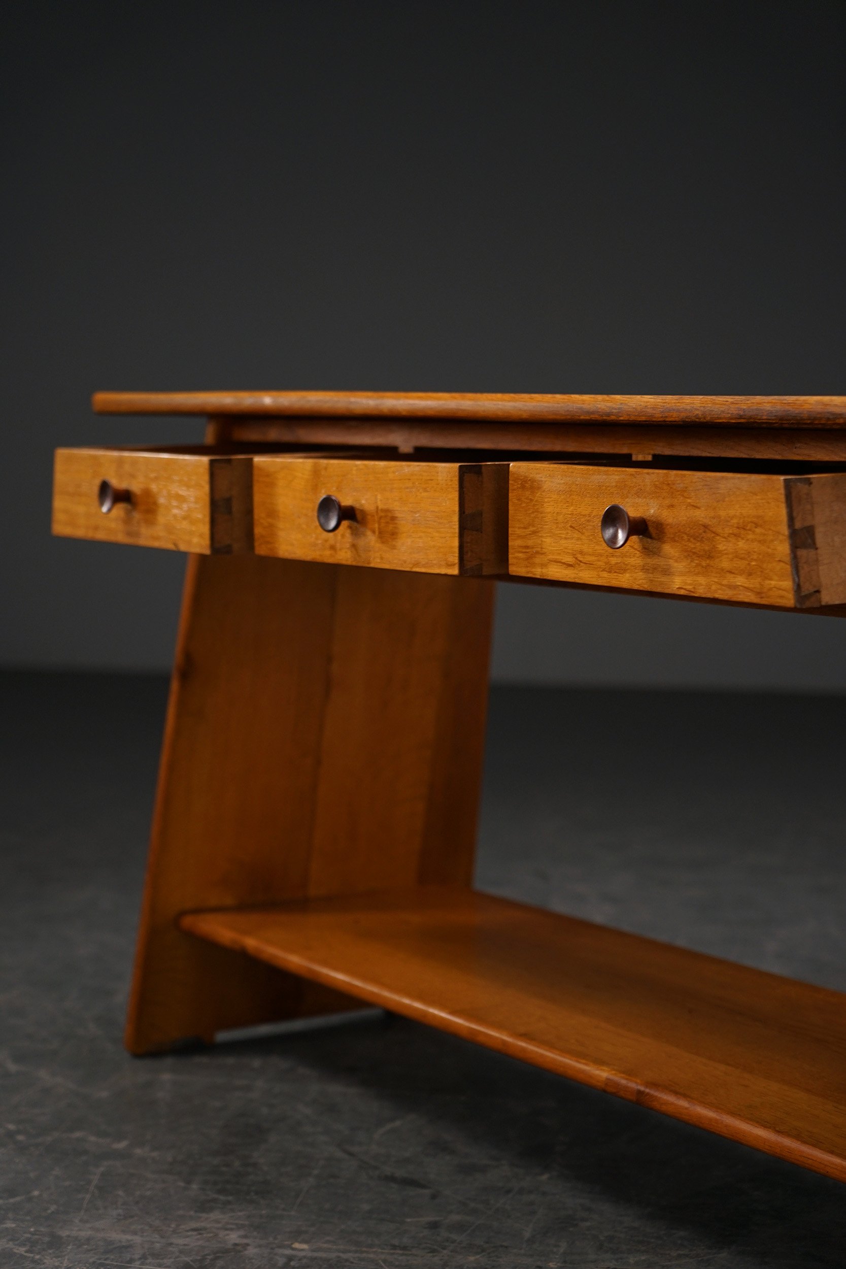 TA-27112024213711-1940s-Reconstruction-Console-Table_04.jpg