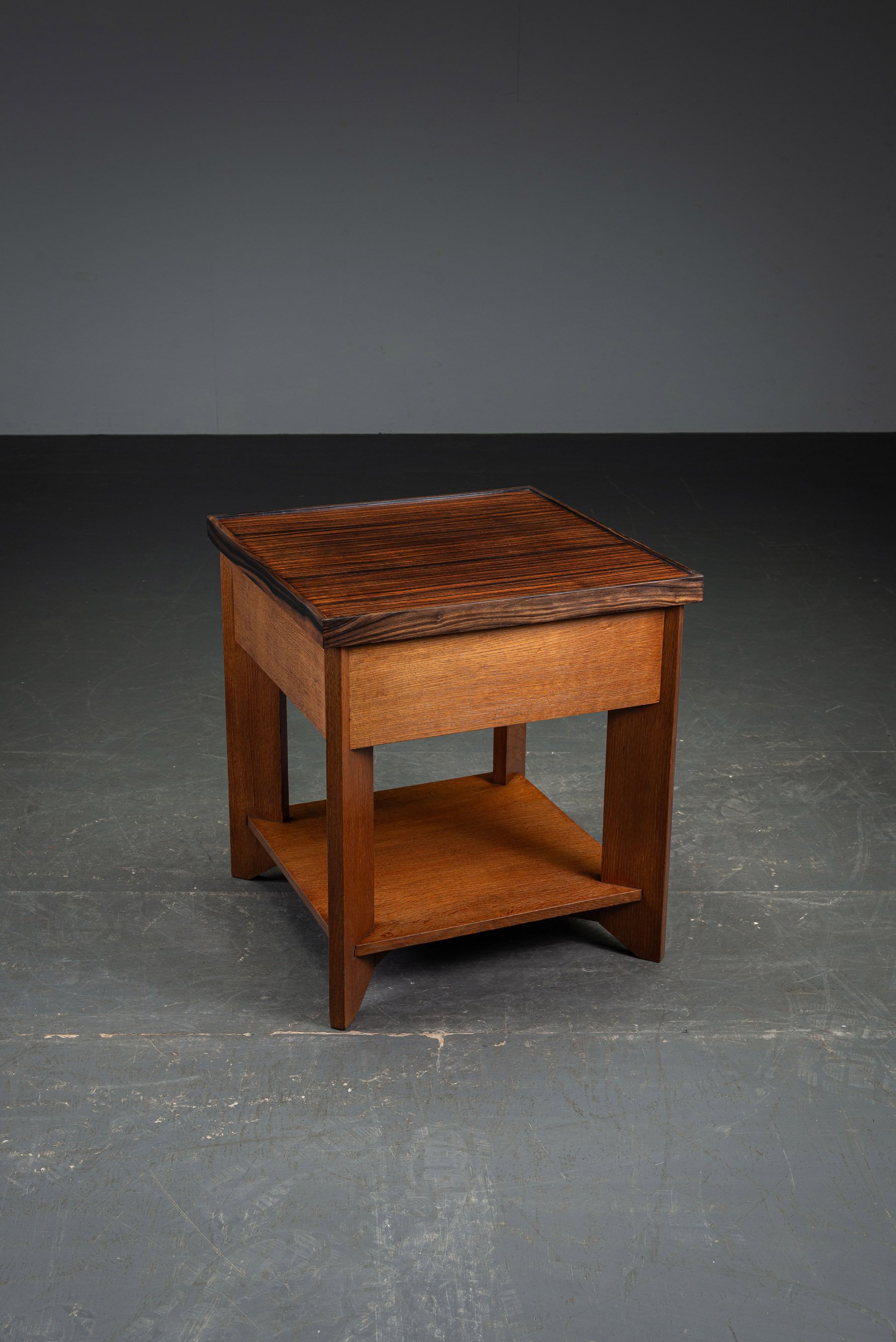 TA-162026184323-1920s-Haagse-School-Side-Table_01.jpg