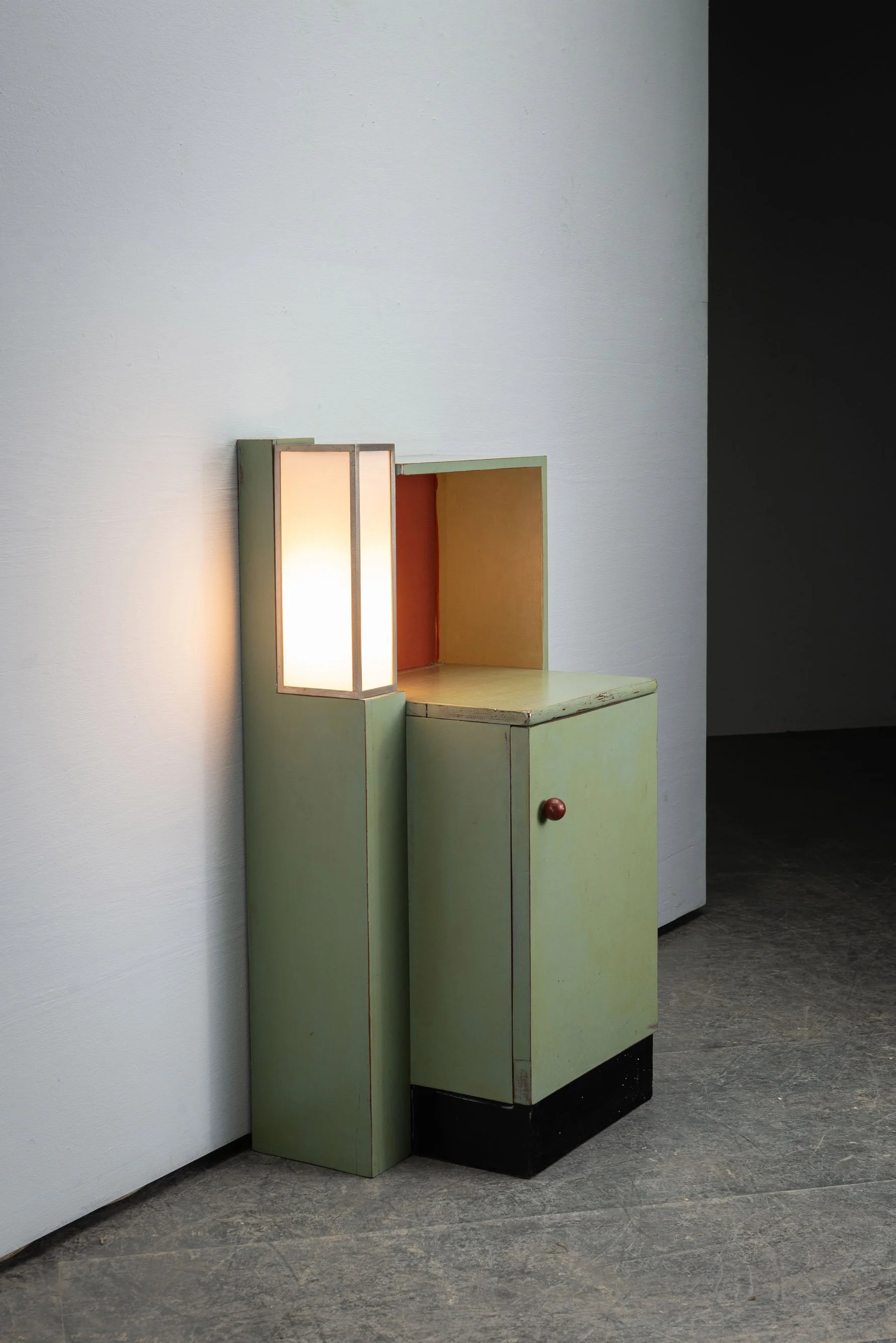 LI-2632026124745-1920s-Modernist-Cabinet-with-Lamp_03.jpg