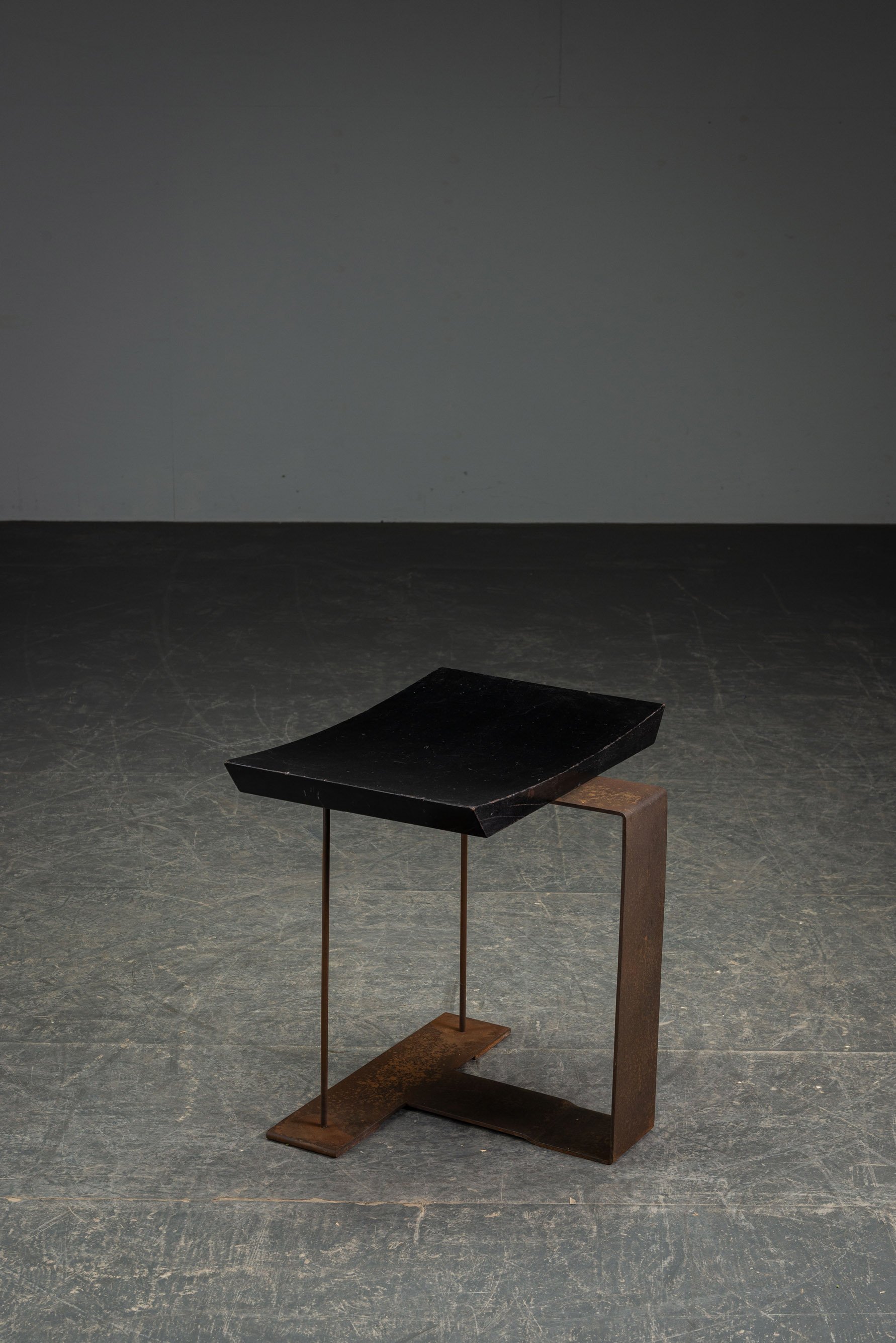 SE-232026221348-Modernist-Stool-by-Pierre-Chareau_09.jpg