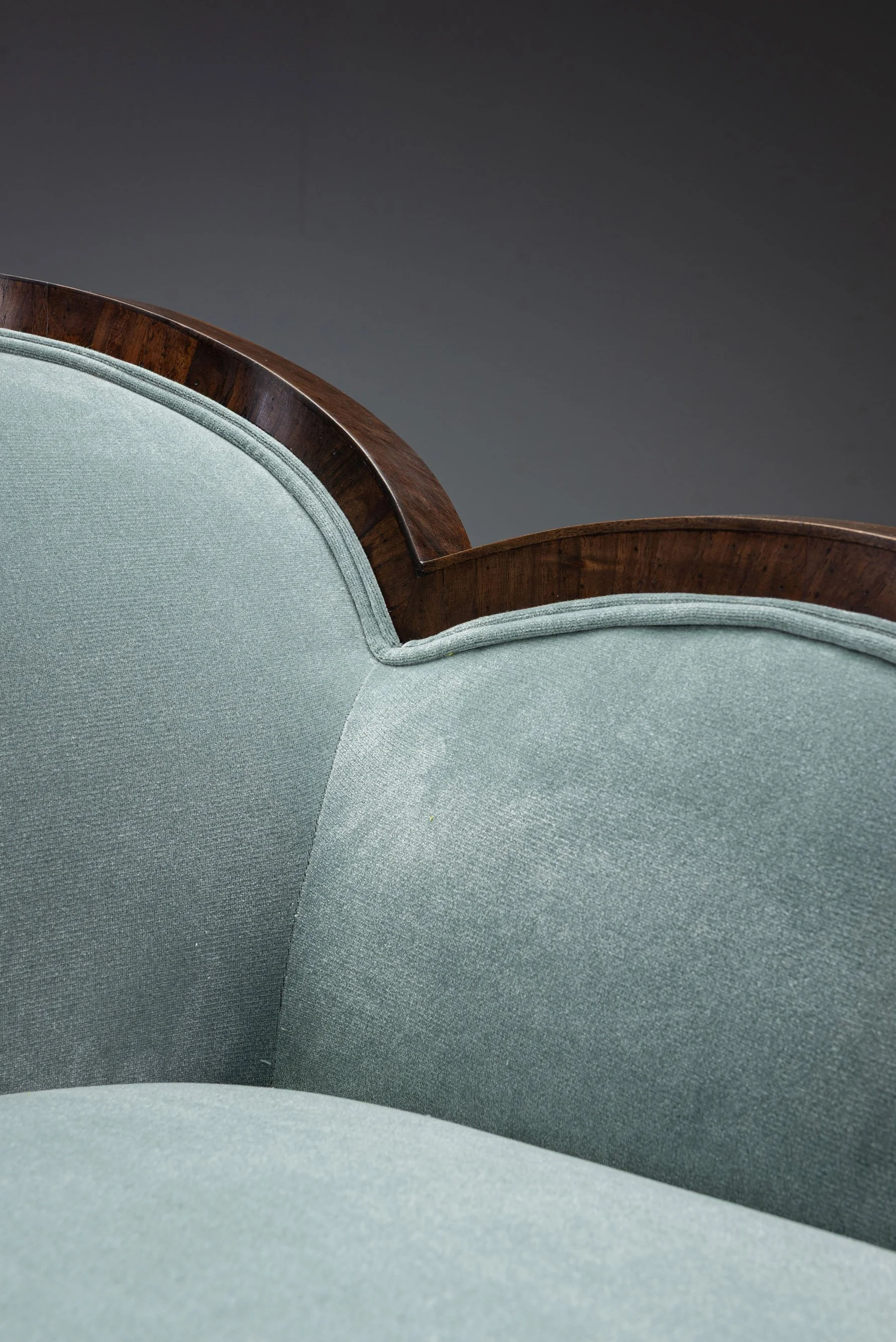 SE-26112025121659-1940s-Art-Deco-Sofa_04.jpg