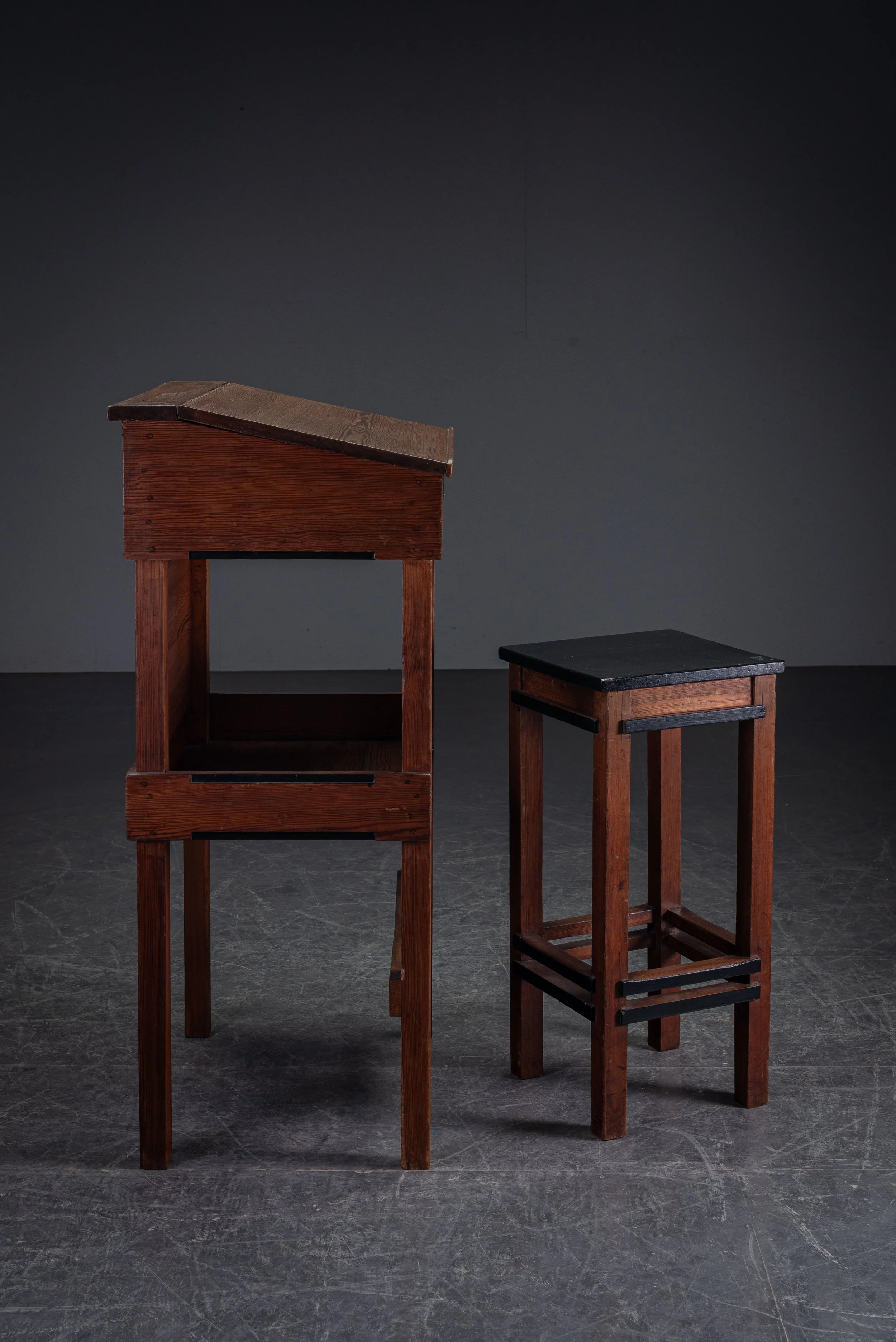 TA-27102025180825-Architectural-Lectern-or-Drawing-Table-with-Stool_04.jpg