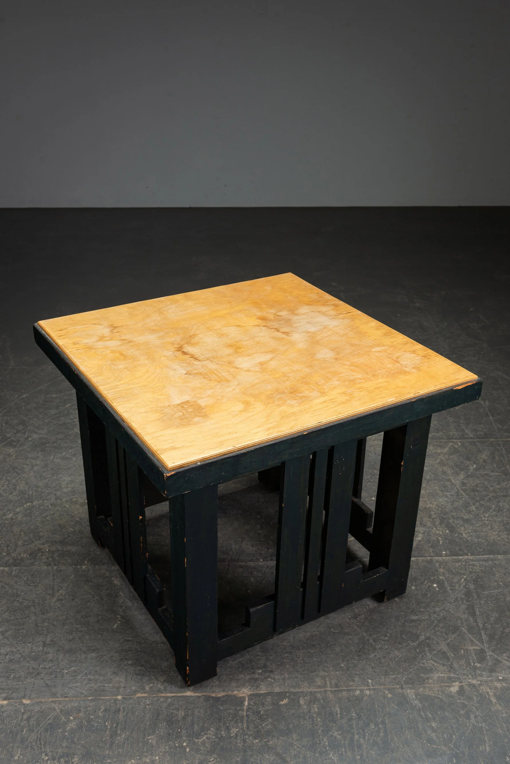 TA-1132026222313-Modernist-Side-Table-by-J.P.D.-van-Gelder_03.jpg