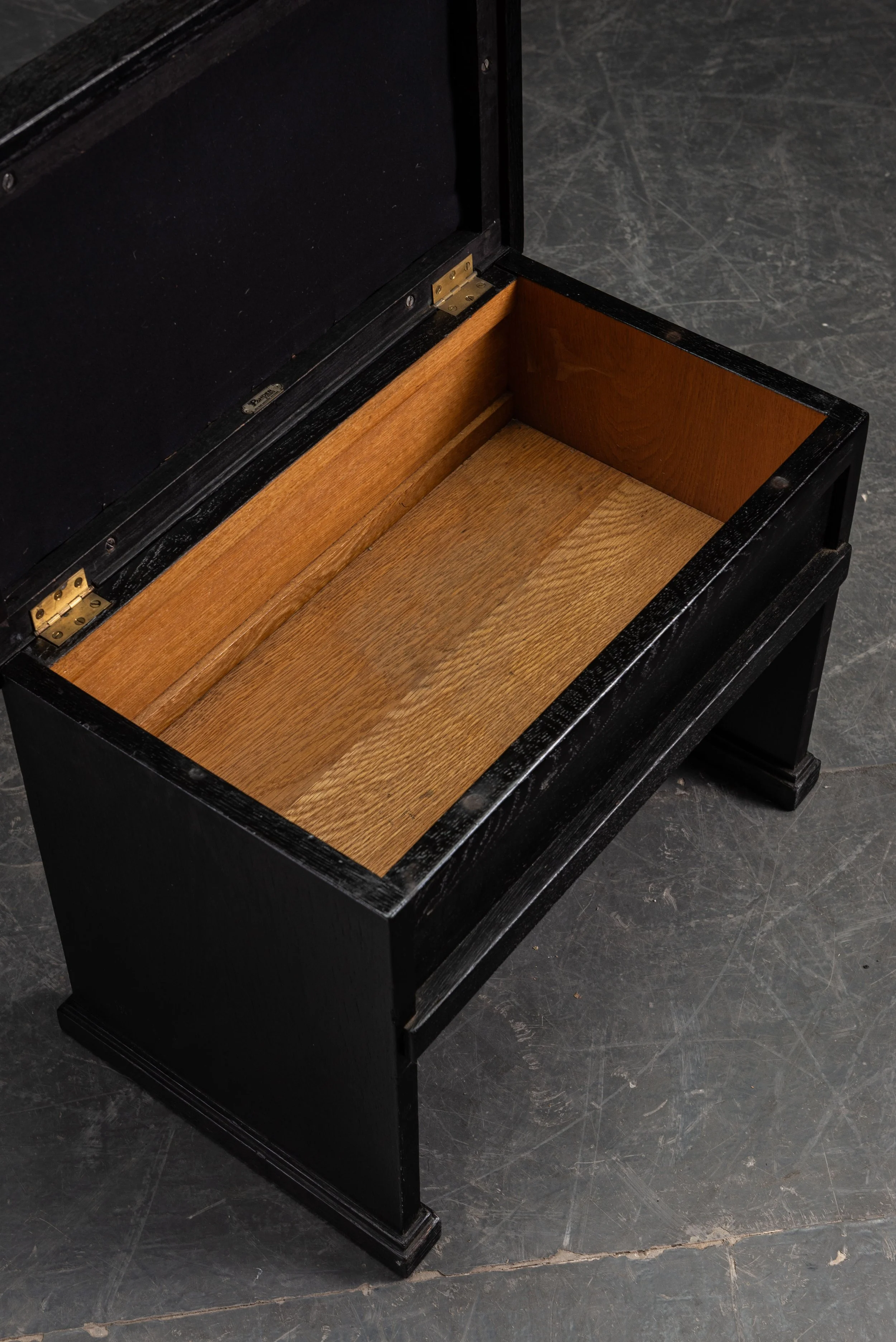Haagse-School-Pander-Stool-by-Architect-Hendrik-Wouda_03.jpg