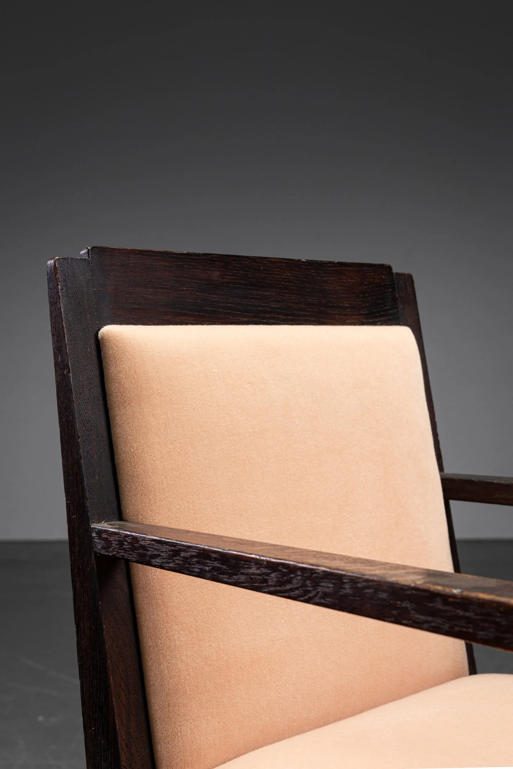 SE-892026125316-Rationalist-Chair-Set_06.jpg