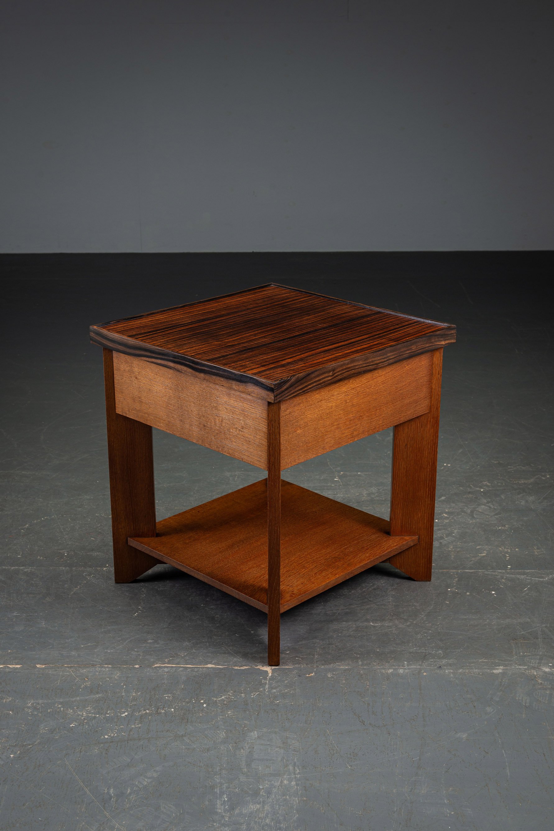 TA-162026184323-1920s-Haagse-School-Side-Table_06.jpg