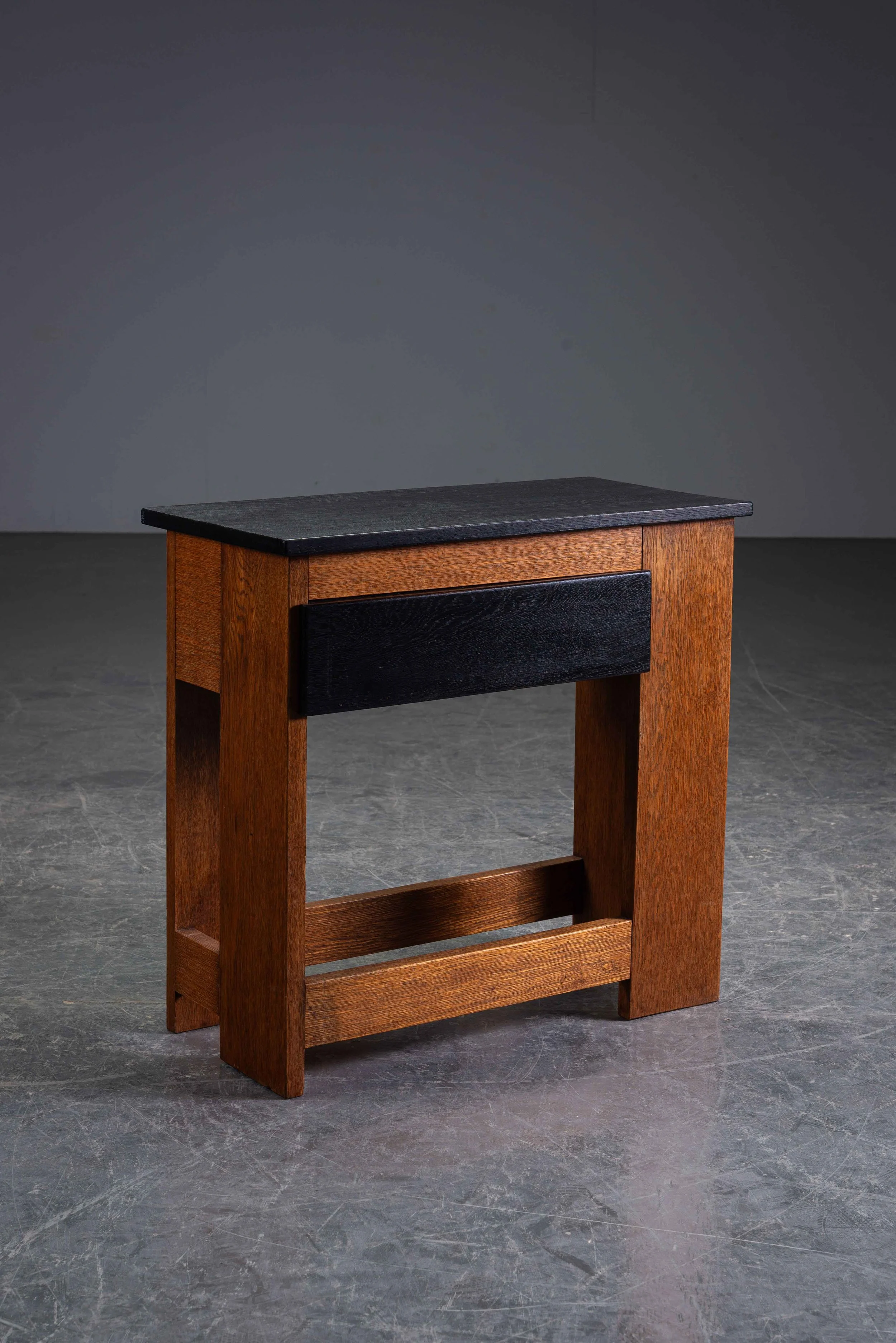 TA-3072025232027-1920s-Haagse-School-Side-Table-by-Cor-Alons_01.jpg