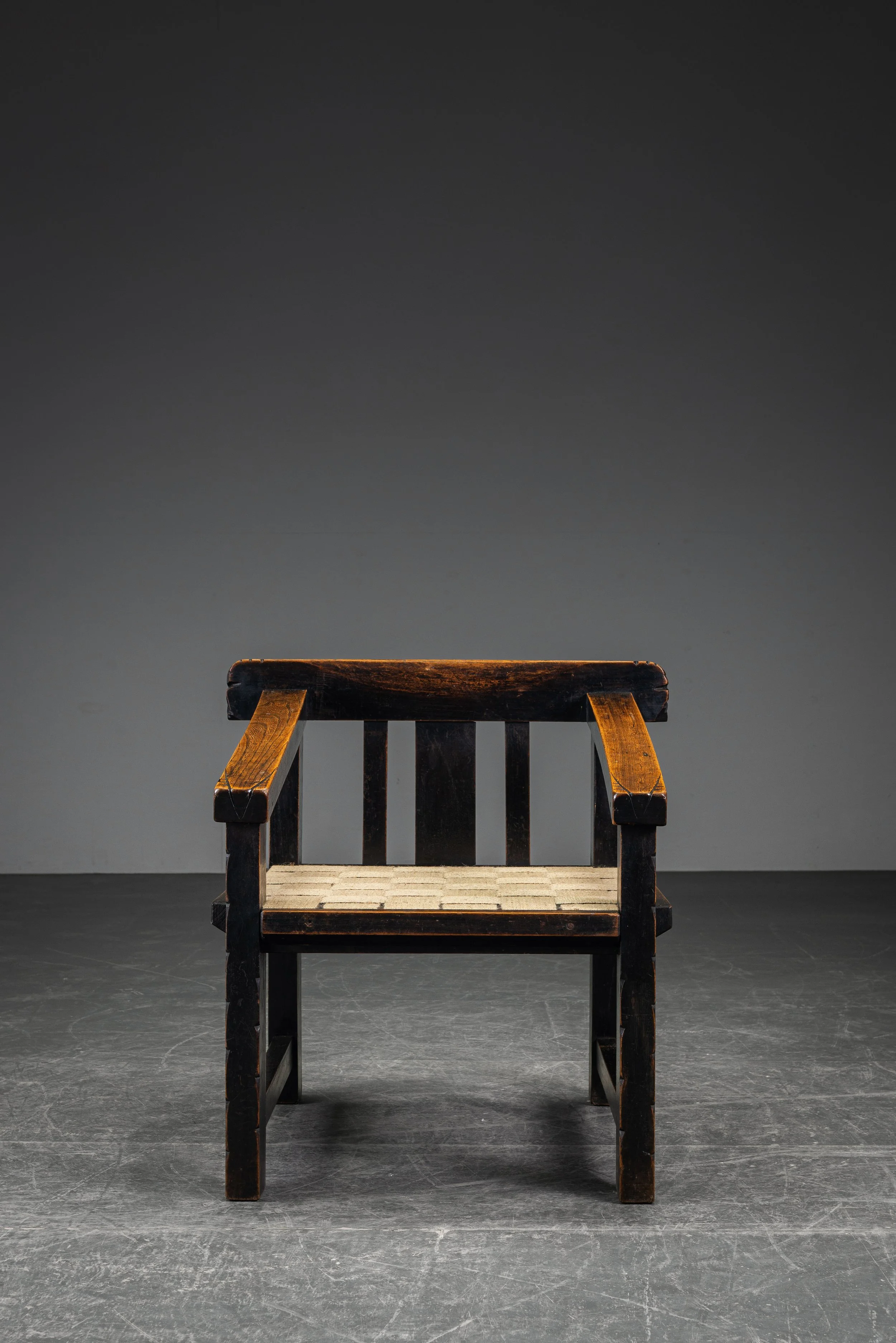 SE-6102026132624-circa-1915-Amsterdamse-School-Armchair_14.jpg