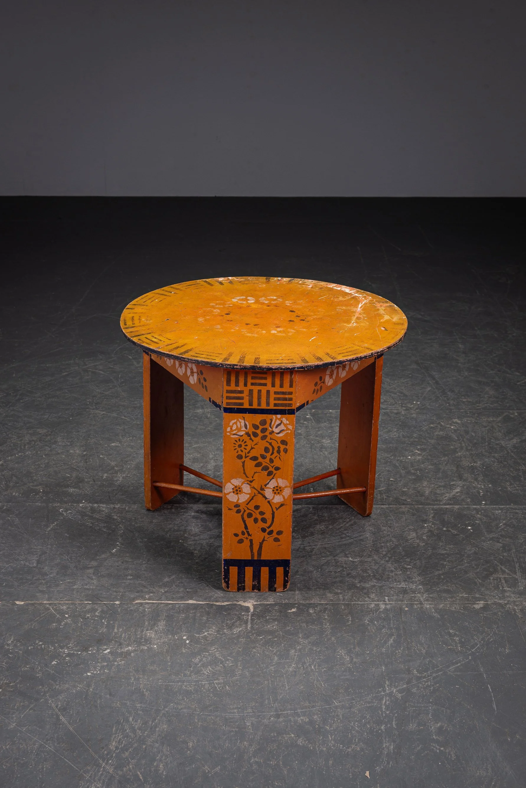 TA-1032026171320-1940s-Decorative-Side-Table_01.jpg