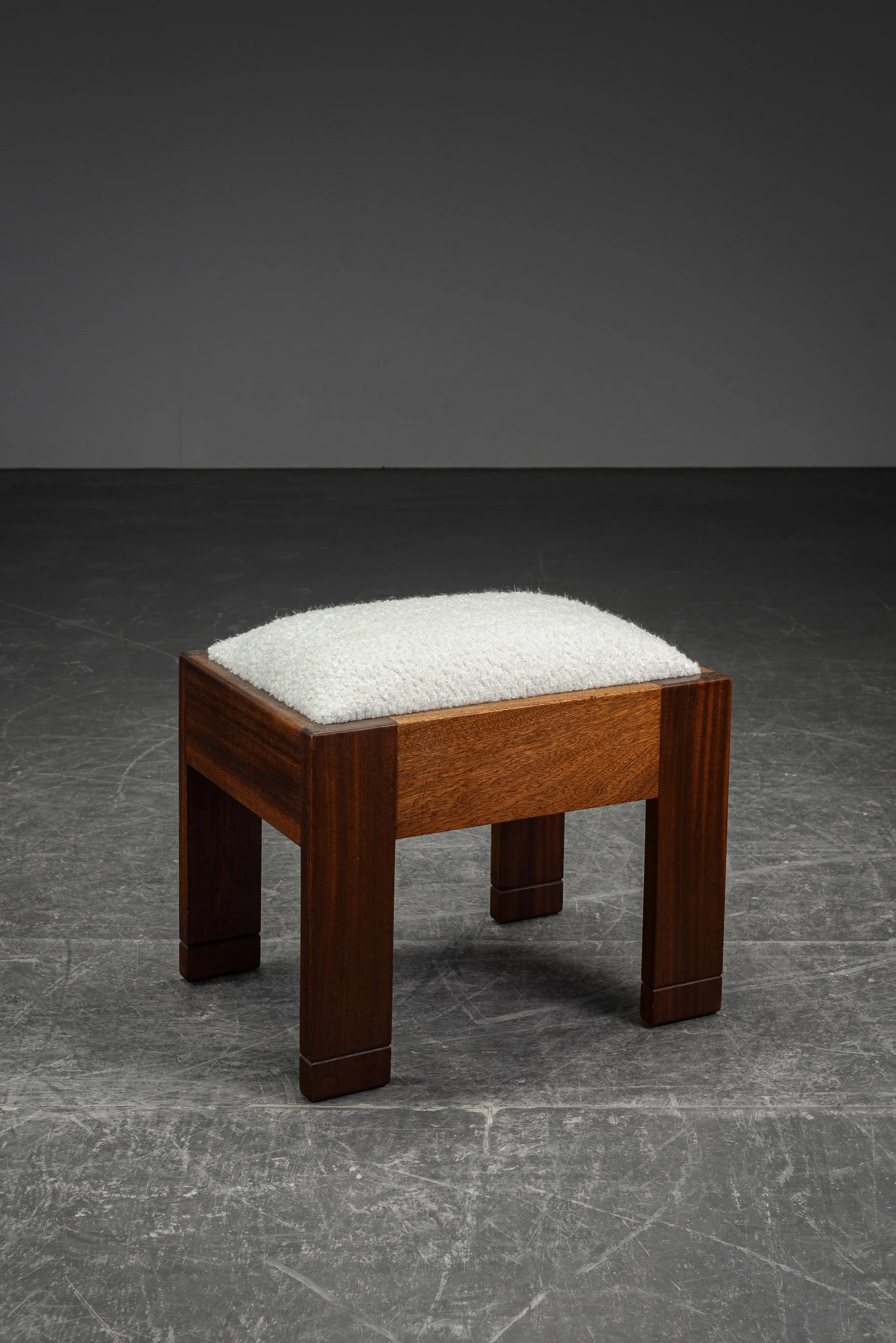 SE-2992026173955-1920s-Modernist-Stool_03.jpg