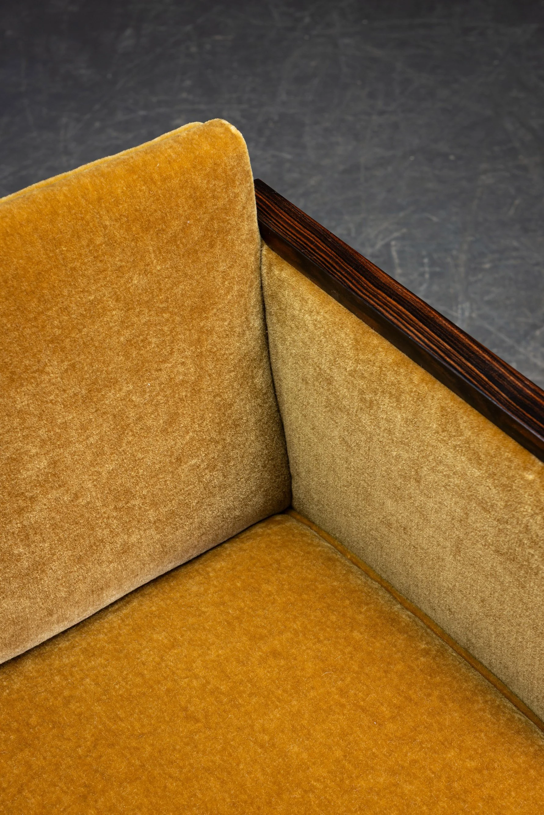 SE-852024131743+SE-1862024175941-1920s-Amsterdamse-School-Armchair-Set_04.jpg