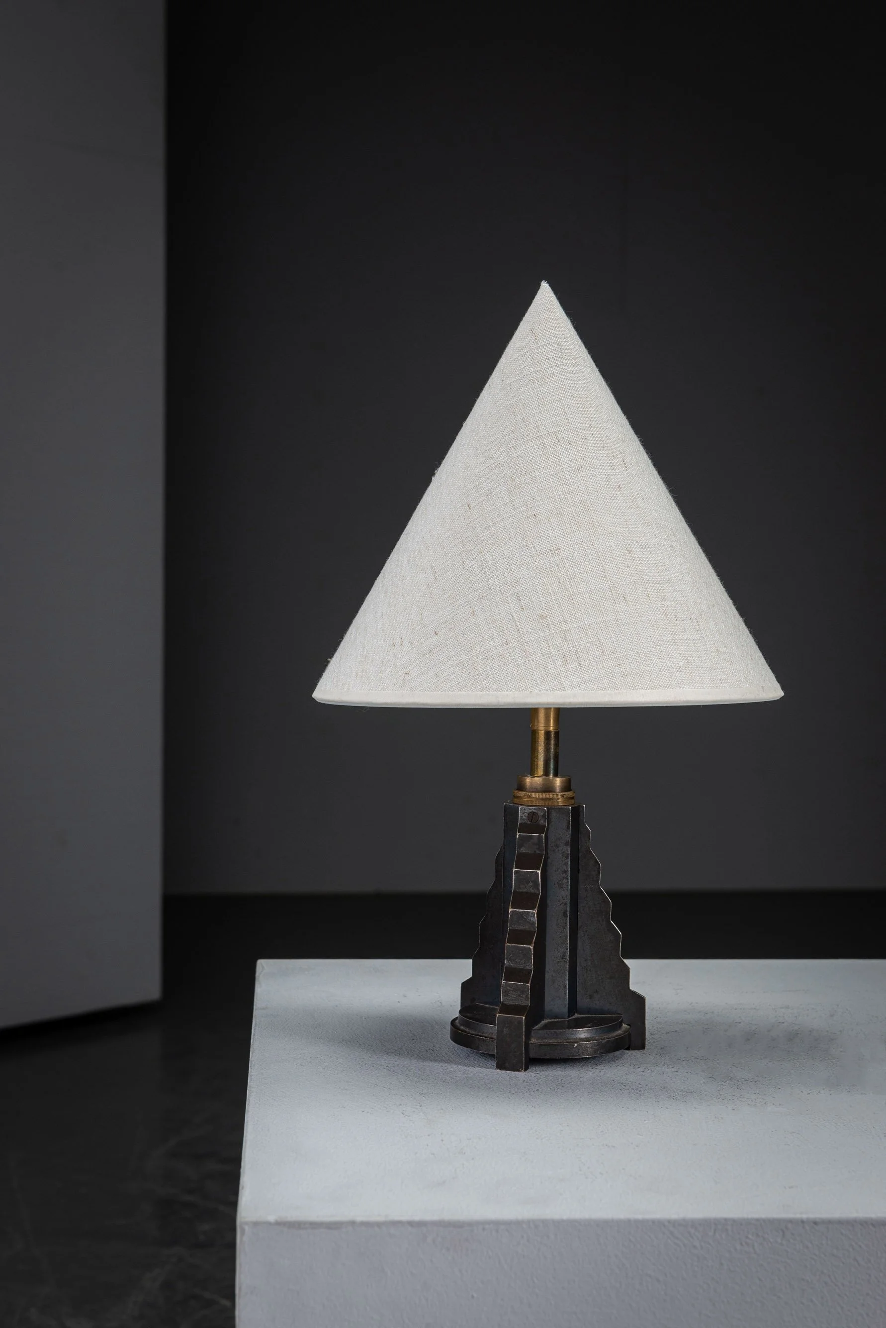 LI-2022025154846-1930s-Art-Deco-Table-Lamp_01.jpg