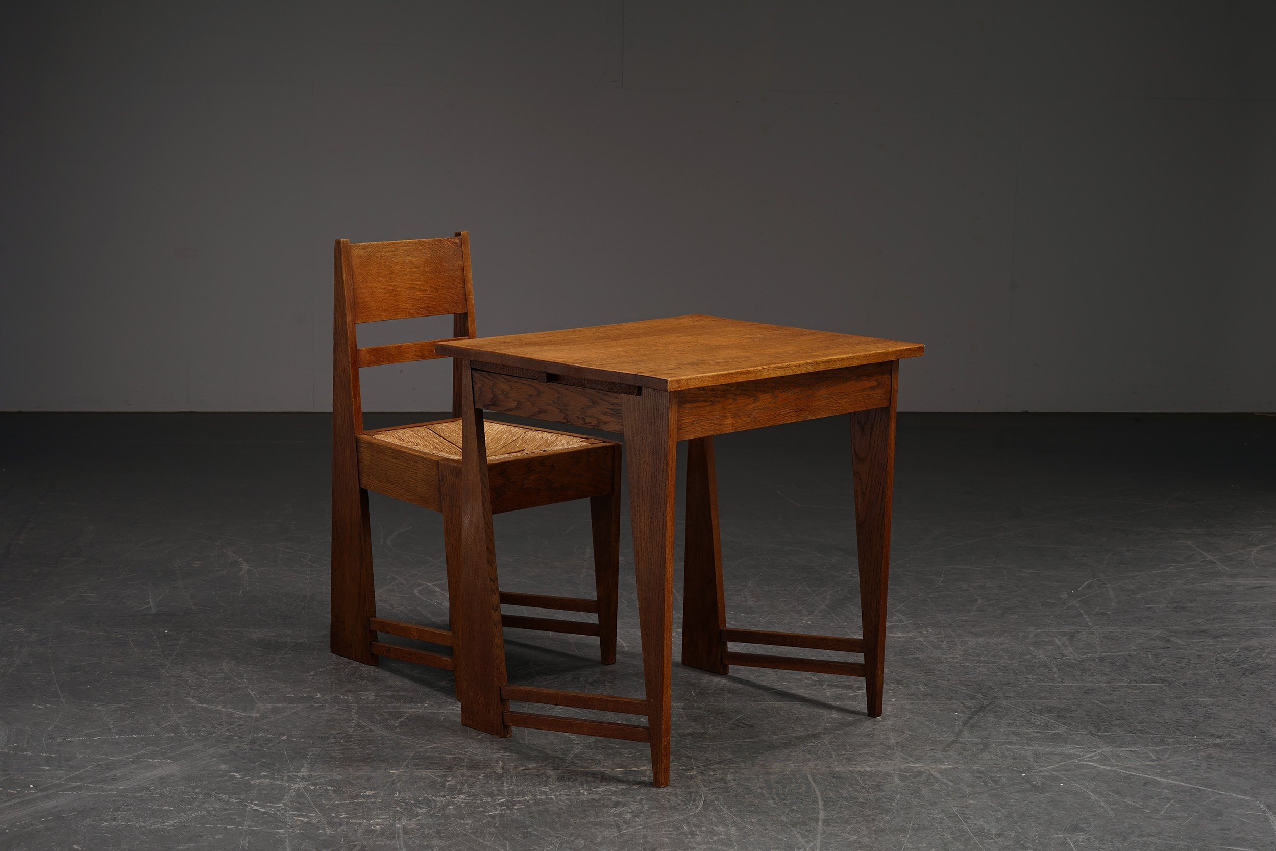 TA-30102024211626 + SE-30102024211844-1920s-Modernist-Desk-and-Accent-Chair_06.jpg