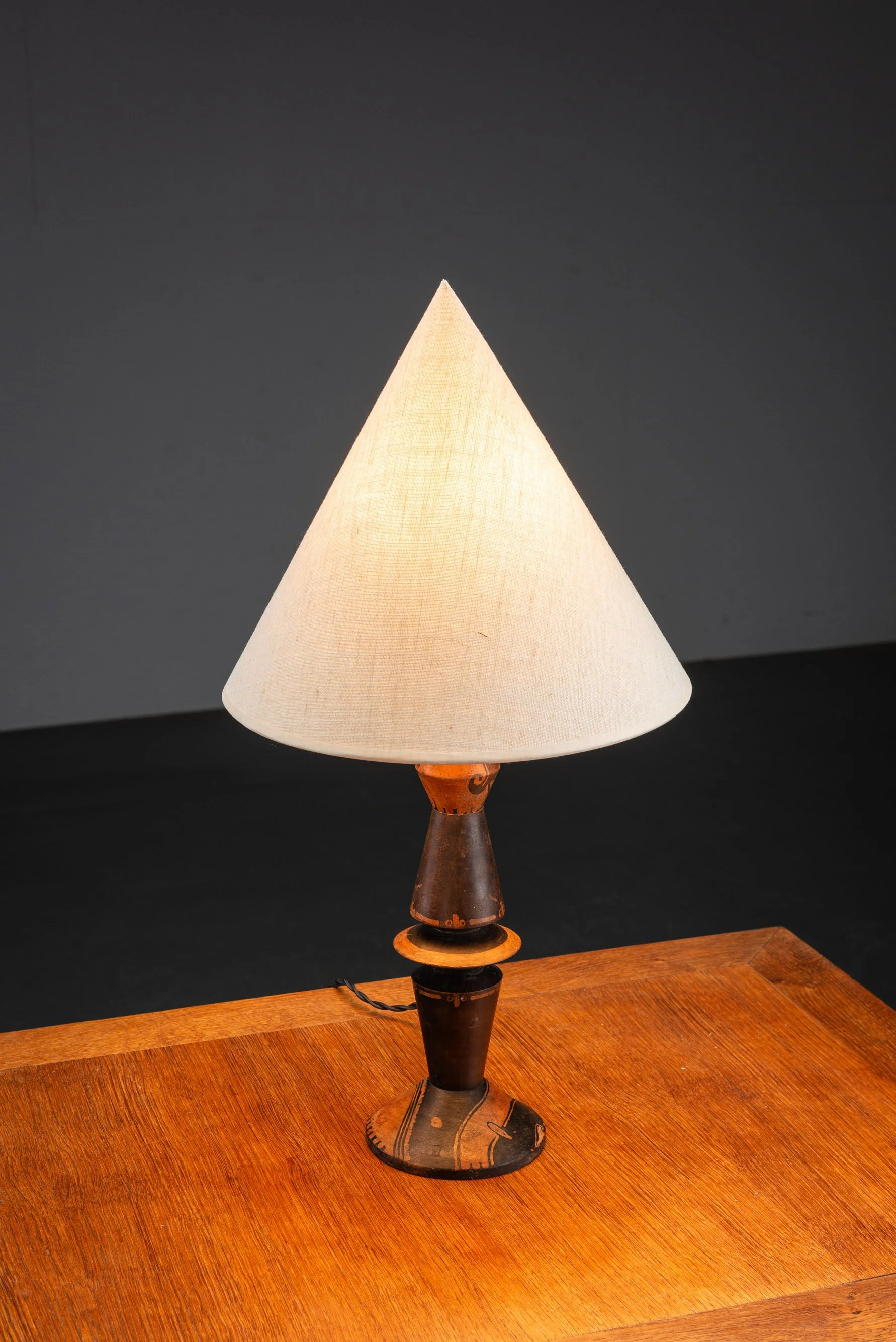 LI-232026173257-1920s-Amsterdamse-School-Table-Lamp_03.jpg