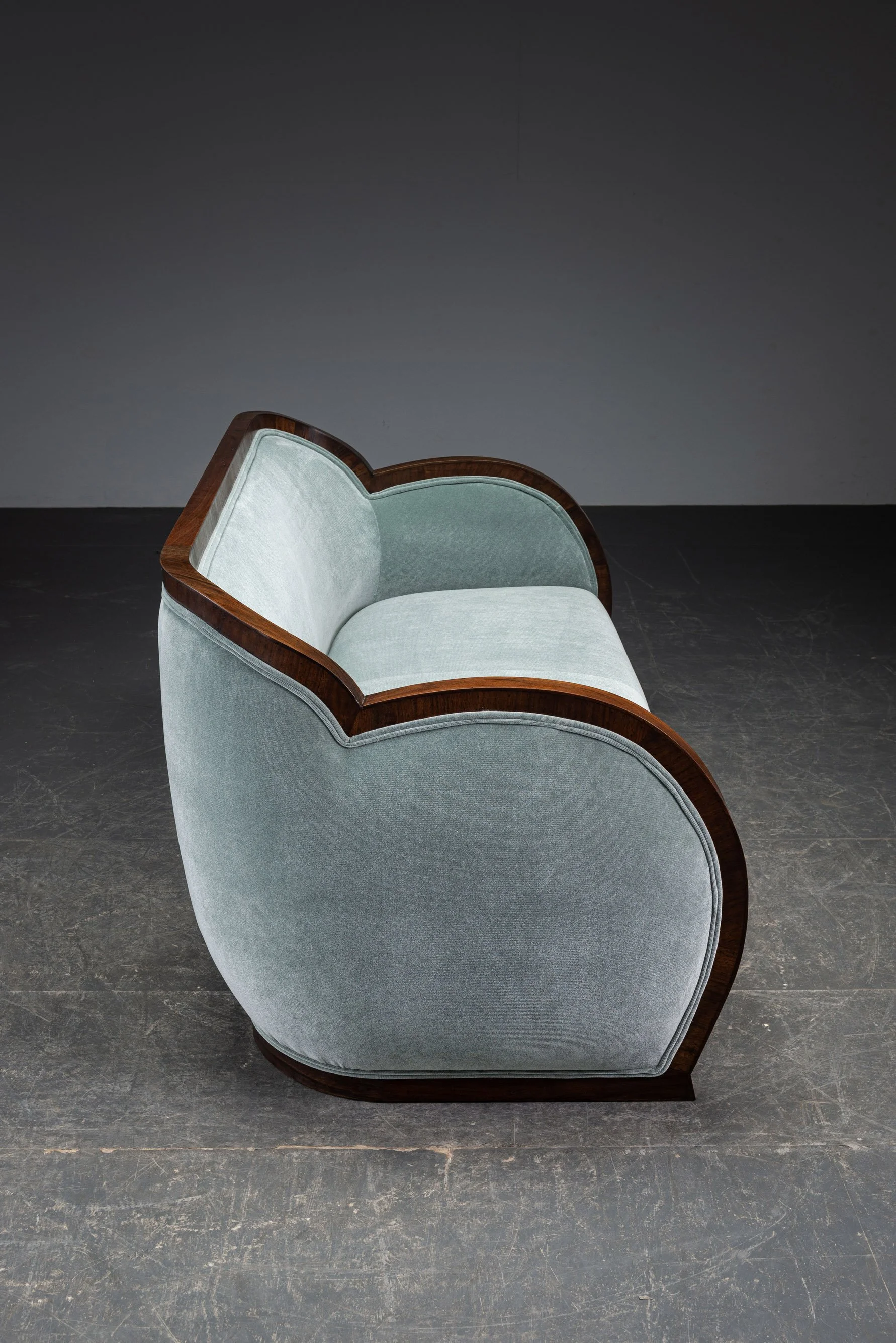 SE-26112025121659-1940s-Art-Deco-Sofa_05.jpg