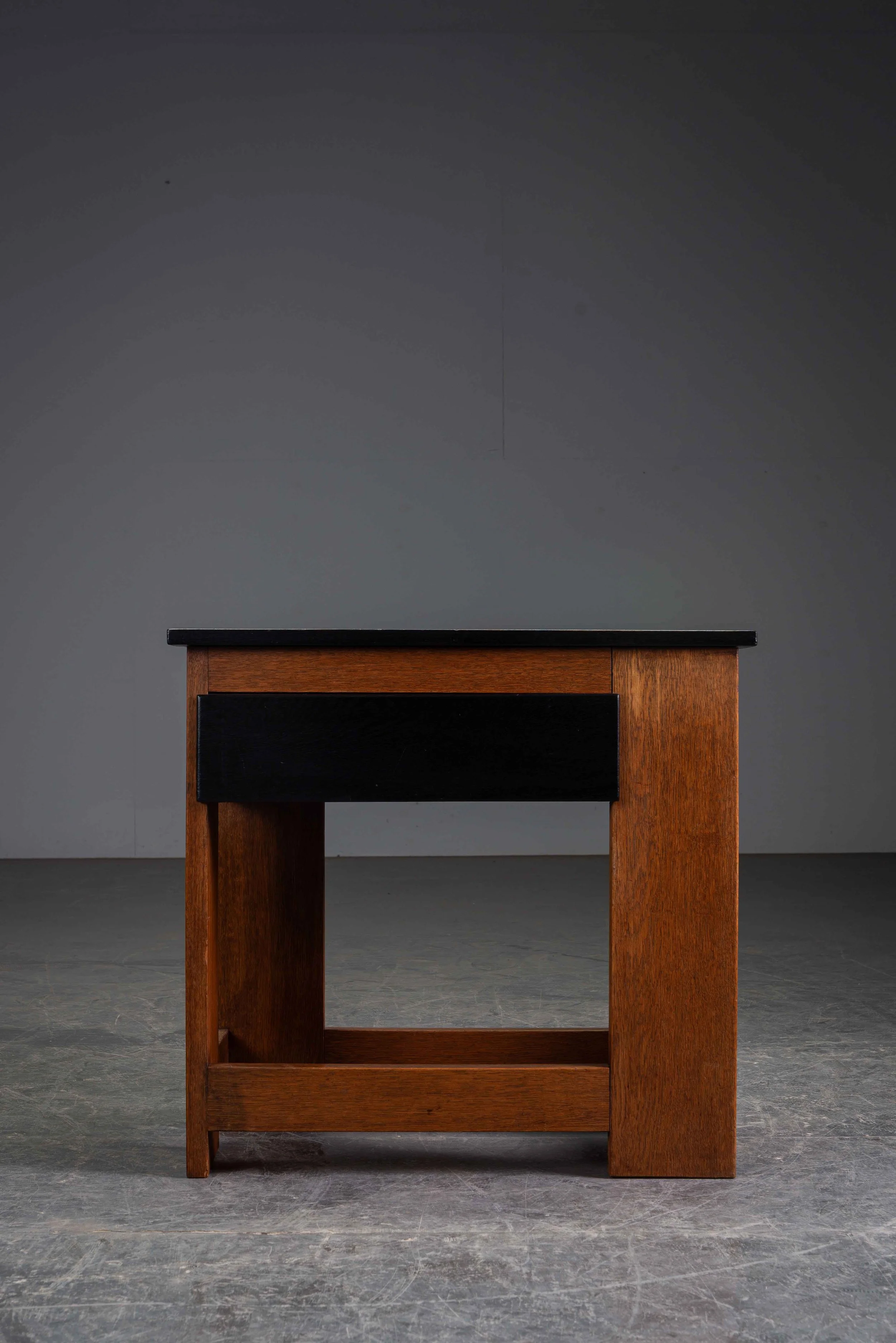 TA-3072025232027-1920s-Haagse-School-Side-Table-by-Cor-Alons_11.jpg