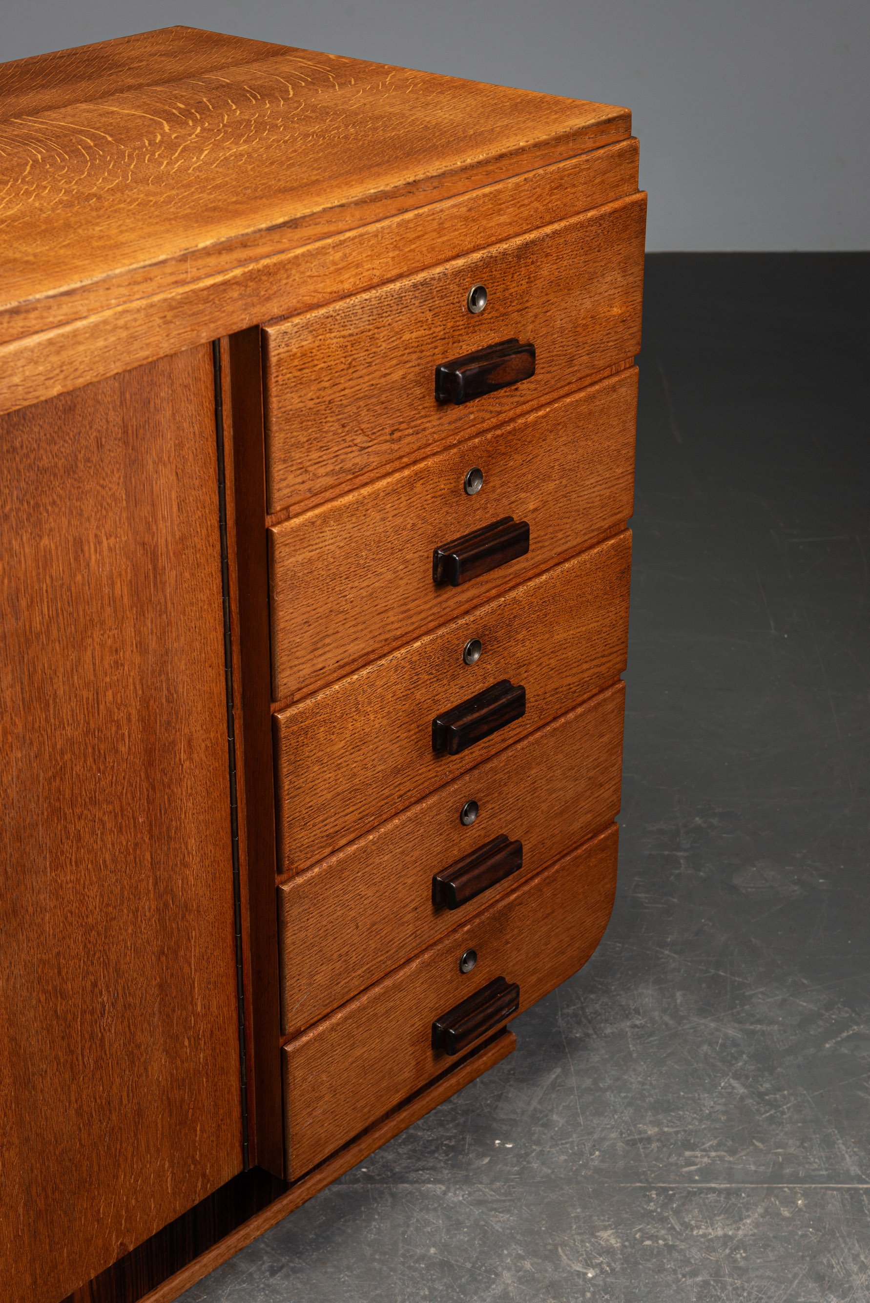 ST-2872026153534-1930s-Art-Deco-Sideboard_09.jpg