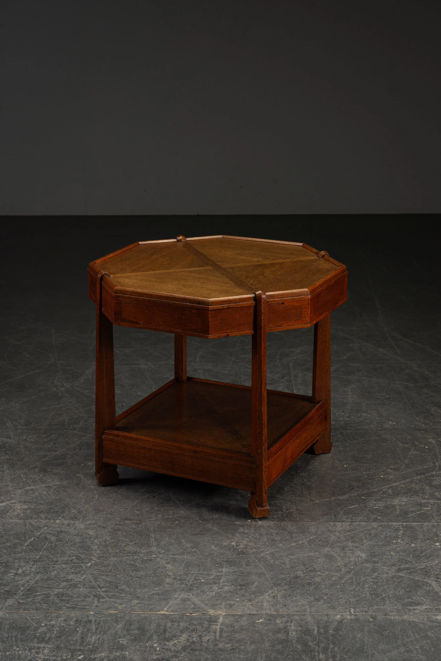TA-492025113312-1910s-Amsterdamse-School-Side-Table_08.jpg