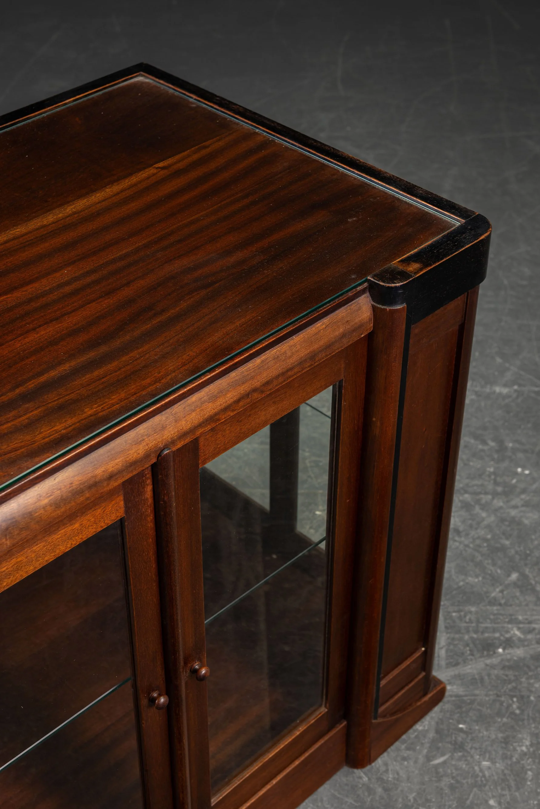ST-2992026182315-1920s-Amsterdamse-School-Cabinet_03.jpg
