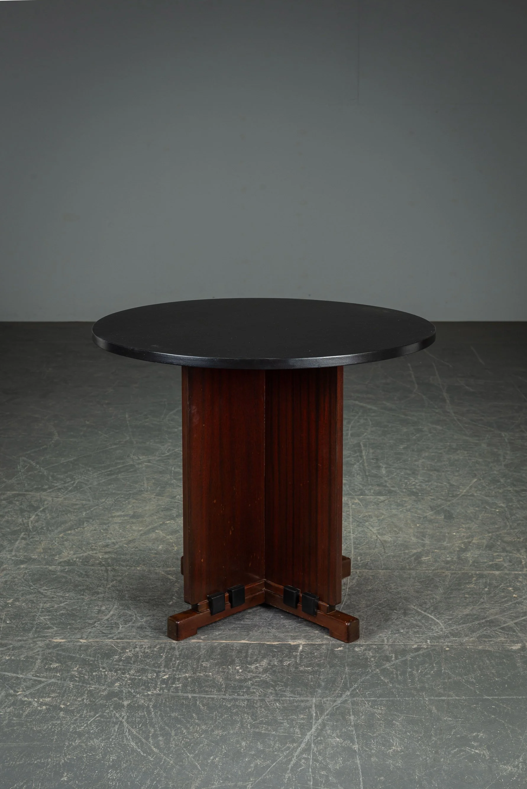 TA-12102024165430-1930s-Art-Deco-Side-Table_05.jpg