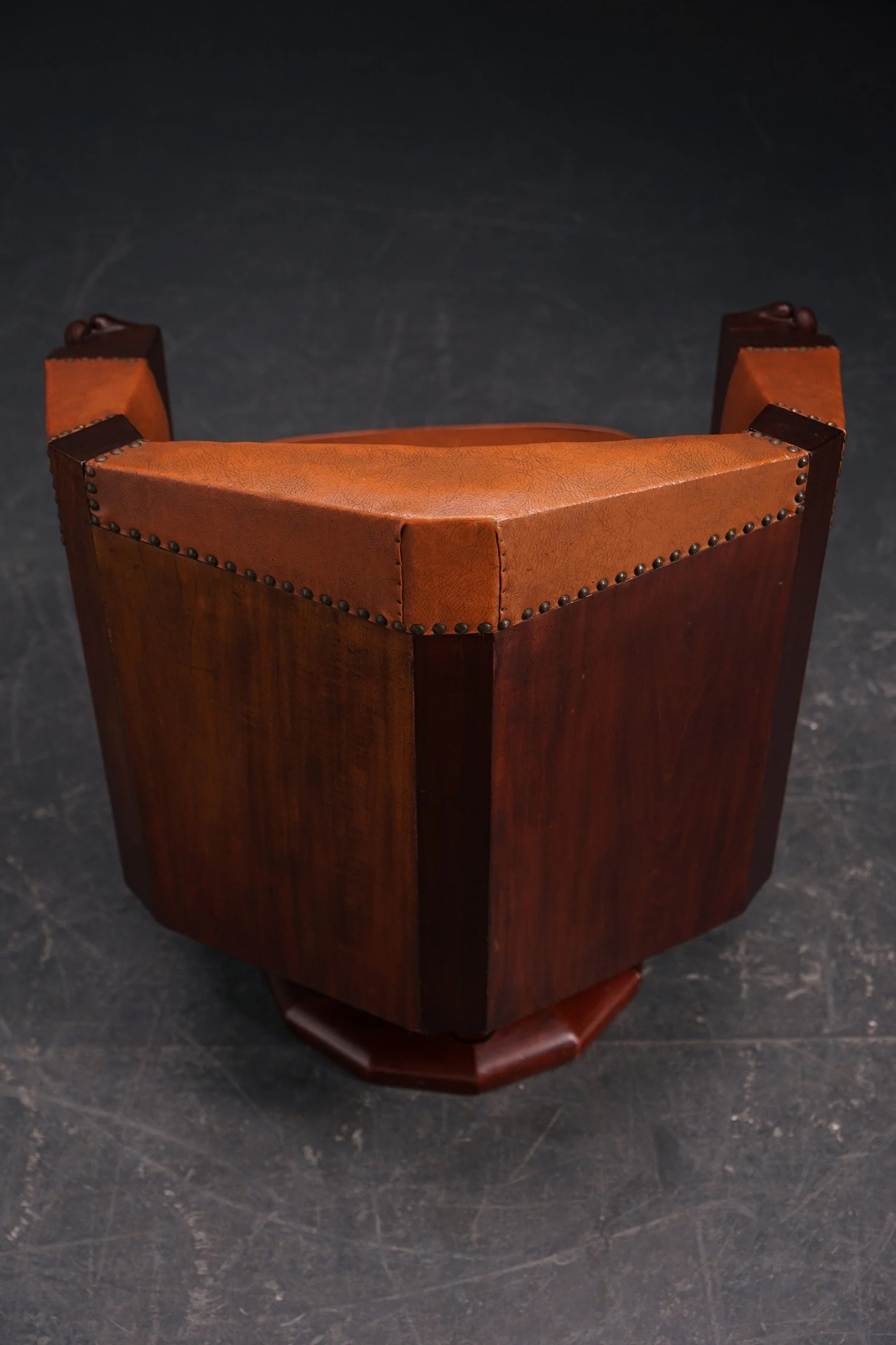 SE-1262025160459-Amsterdamse-School-Swivelling-Executive-Desk-Chair-by-Architect-Michel-de-Klerk_16.jpg