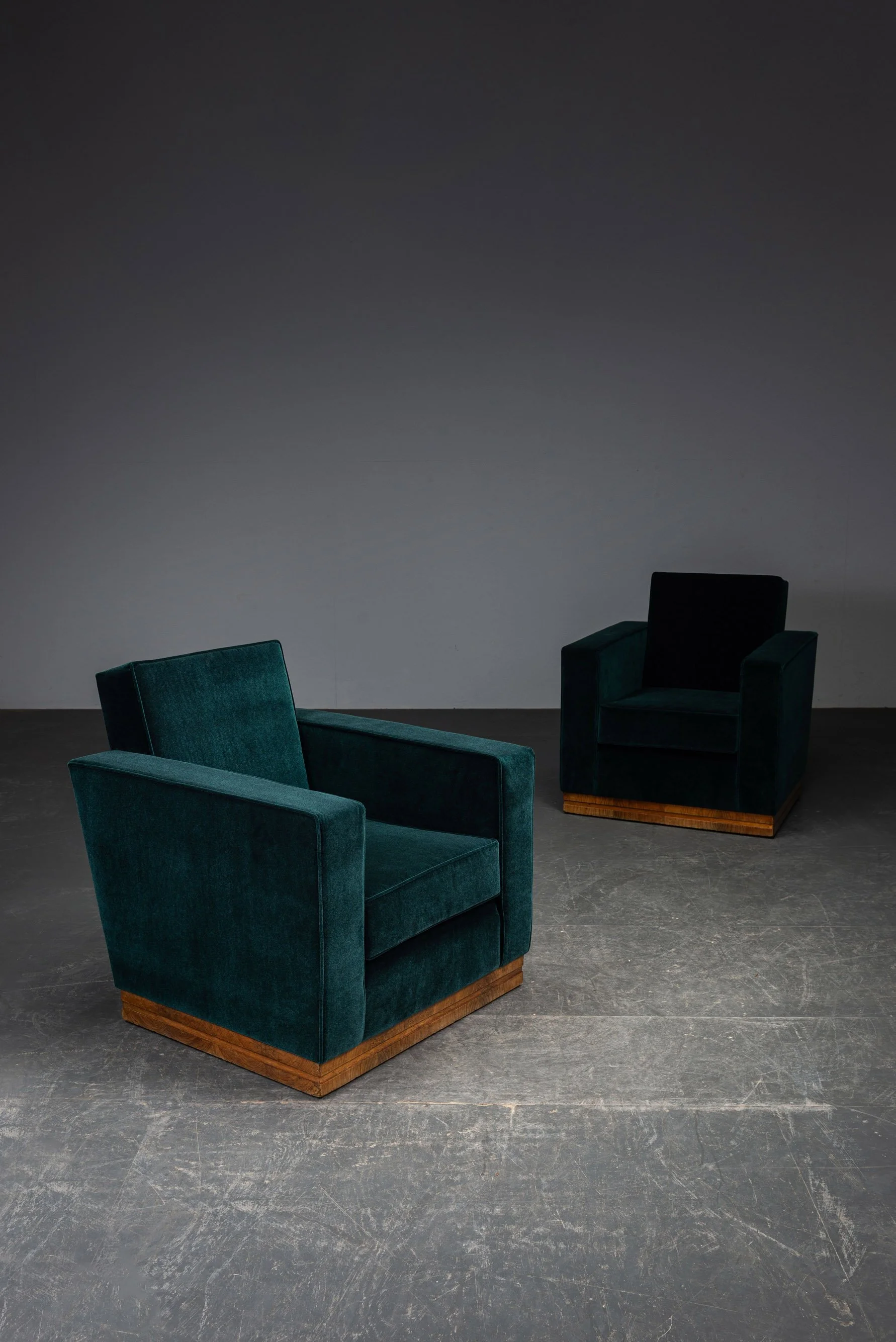 SE-222026193639-1930s-Art-Deco-Armchair-Set_01.jpg