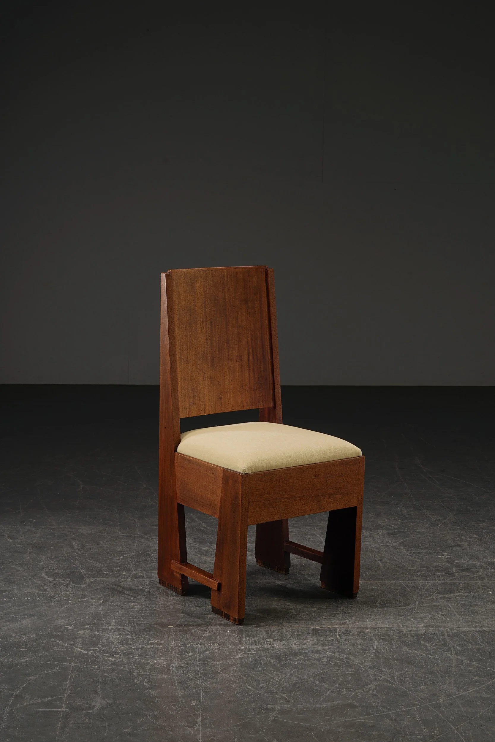SE-822024161601-1920s-Haagse-School-Accent-Chairs_01.jpg
