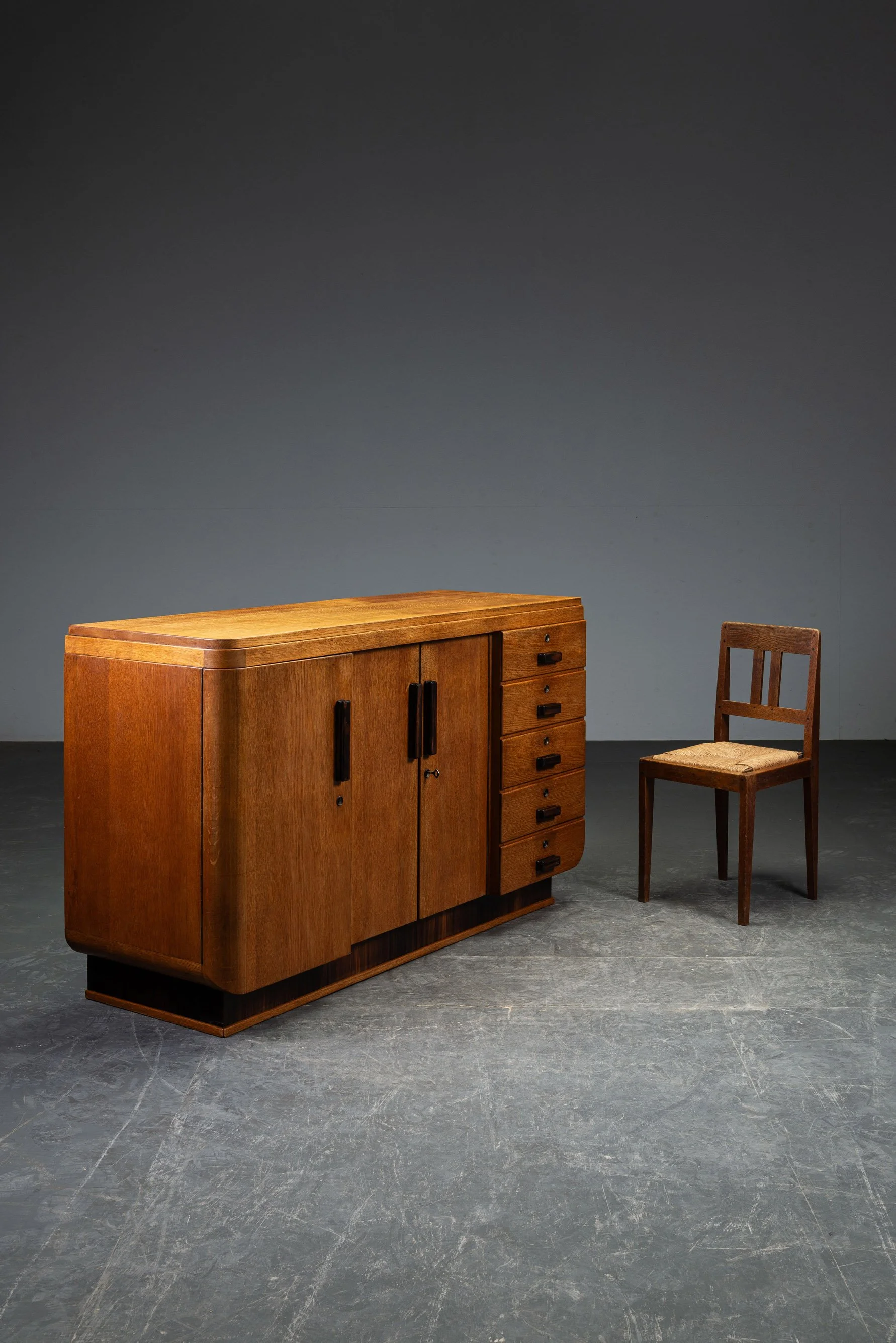 ST-2872026153534-1930s-Art-Deco-Sideboard_02.jpg