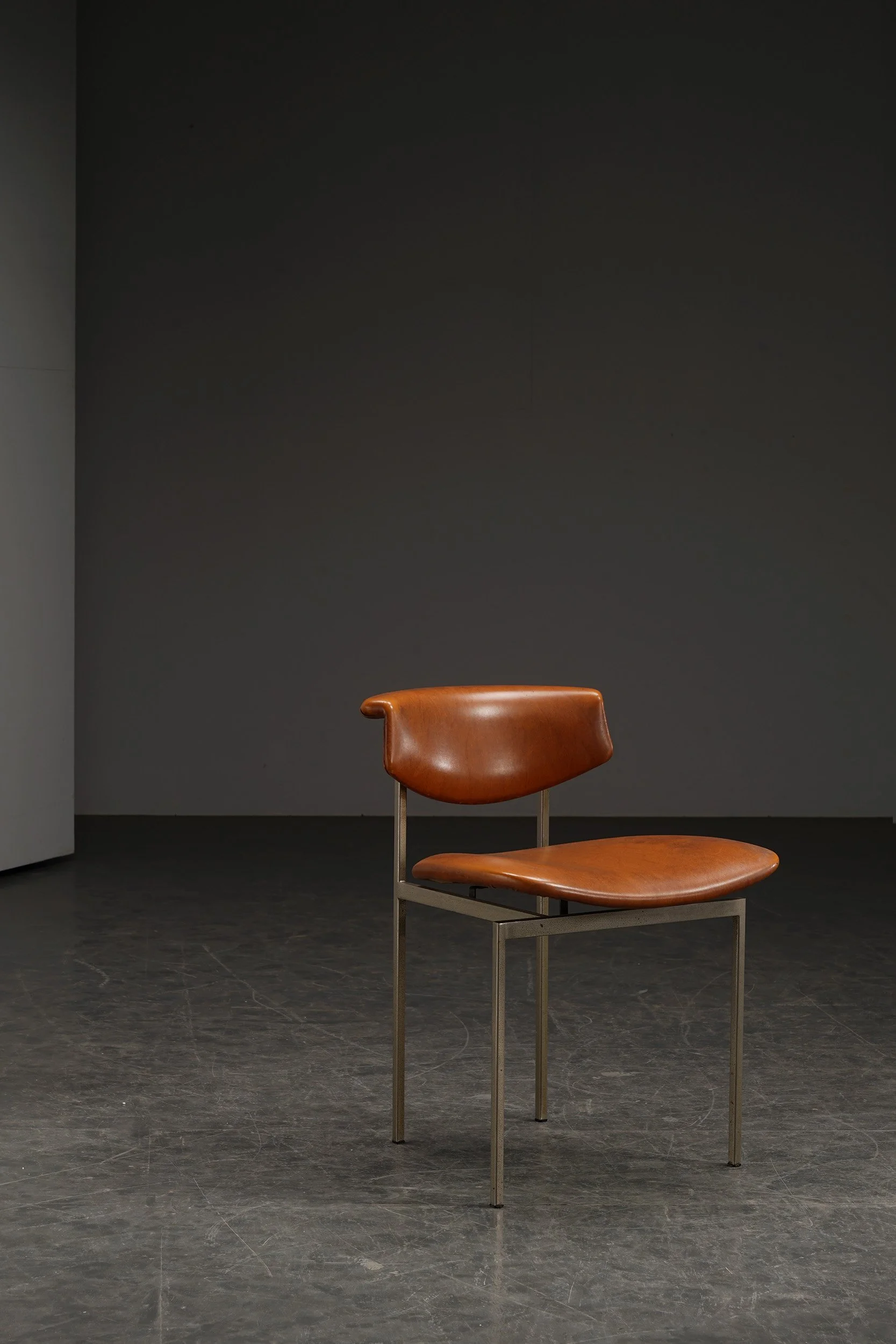 SE-122023175323-Modernist-Dining-Chair-Set-by-Rudolf-Wolf_04.jpg