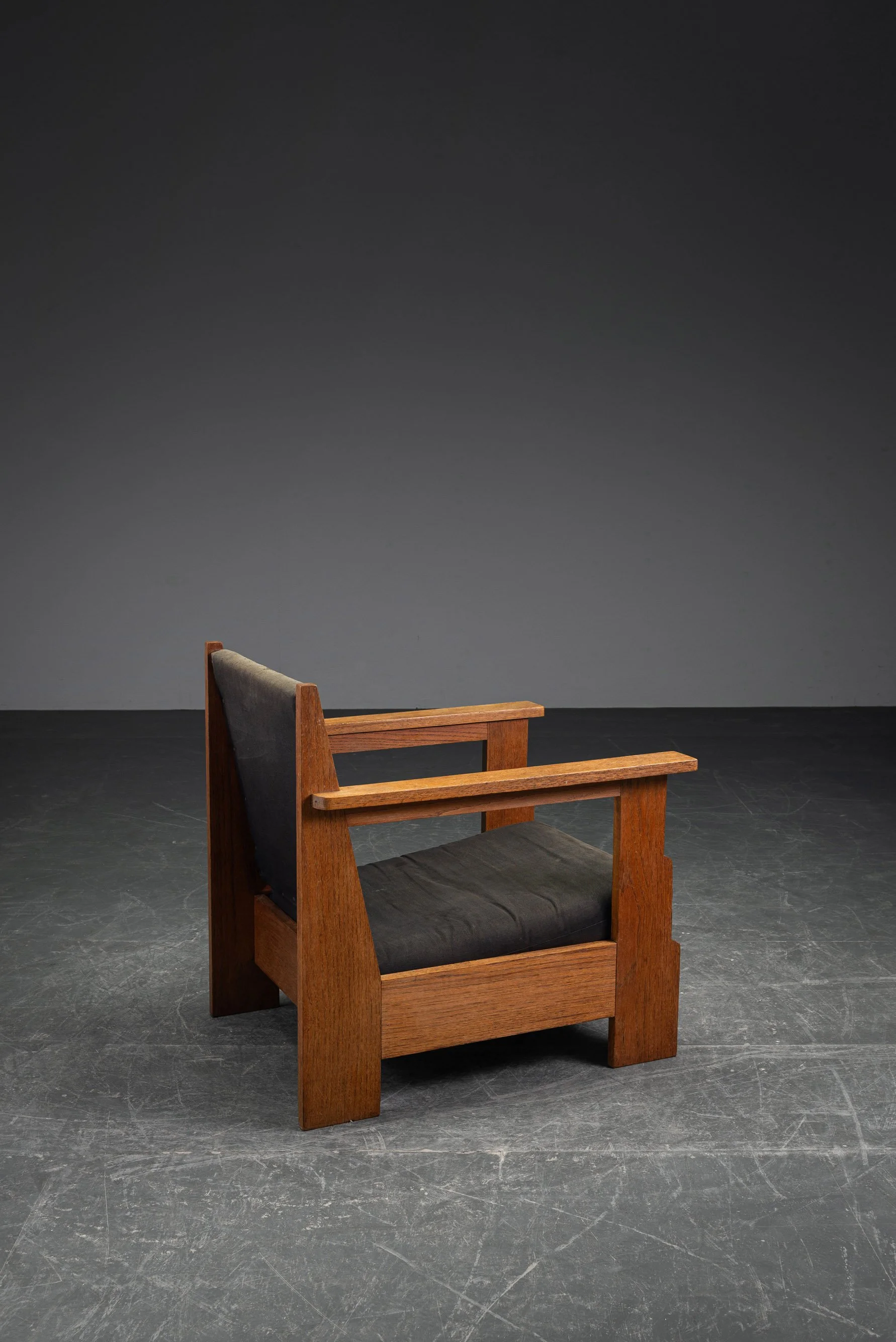 SE-892026125457-1920s-Haagse-School-Armchair_06.jpg