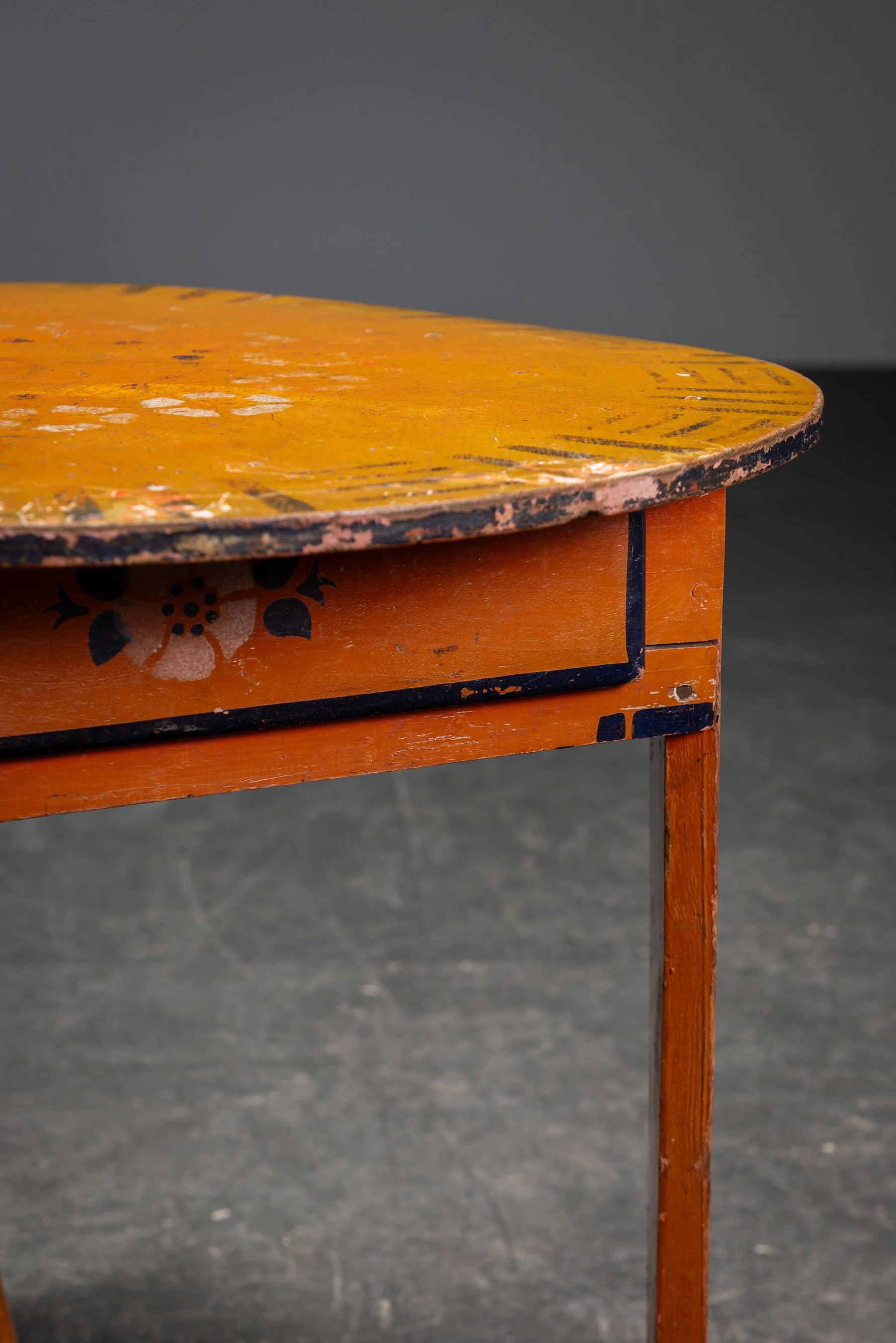 TA-1032026171320-1940s-Decorative-Side-Table_06.jpg
