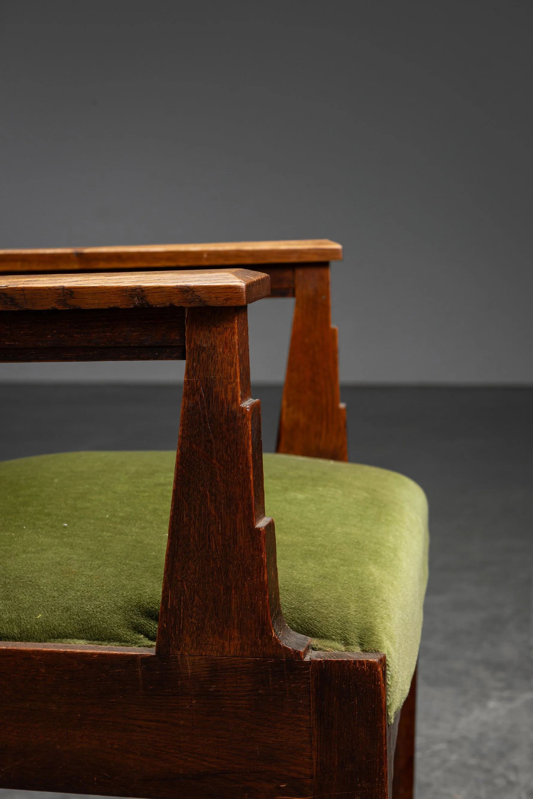 SE-6102026135021-1920s-Armchair-Set_02.jpg