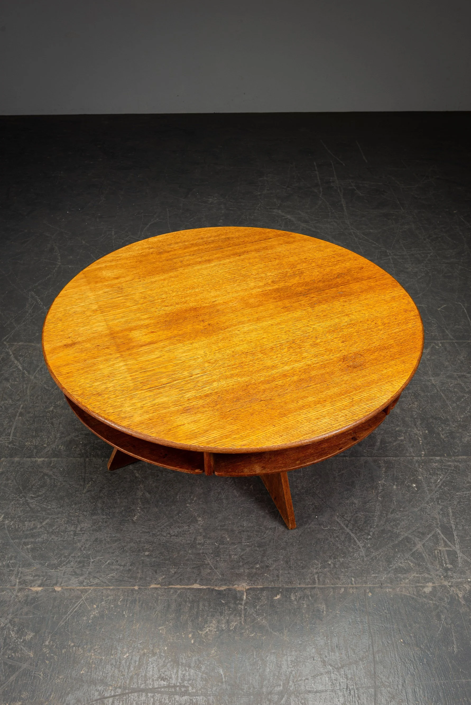 TA-2612026165935 - 1960s Modernist Coffee TableTA-2612026165935-1960s-Modernist-Coffee-Table_03.jpg