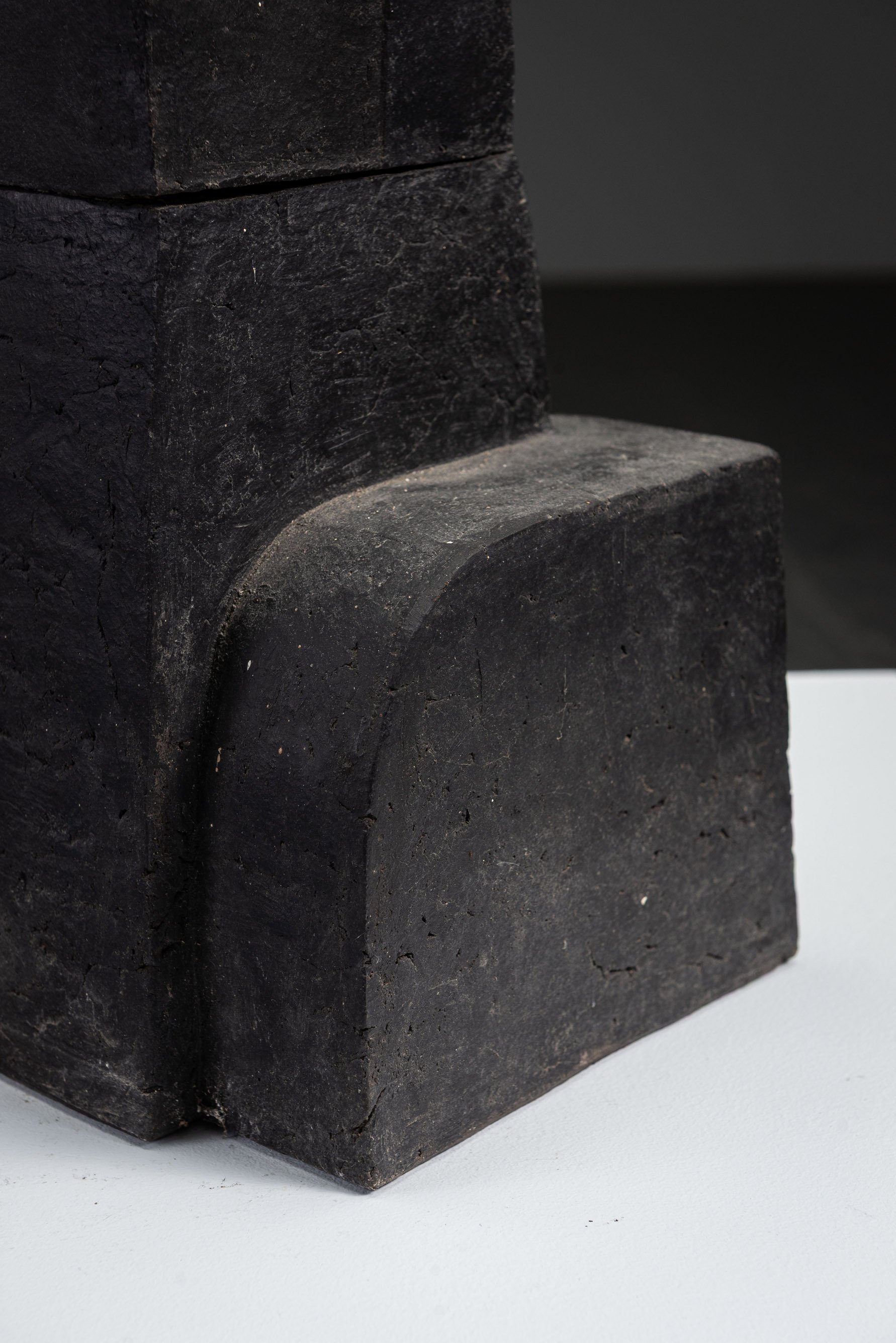AR-27102025184021-Abstract-Sculpture-by-Cor-Dam-#11_07.jpg