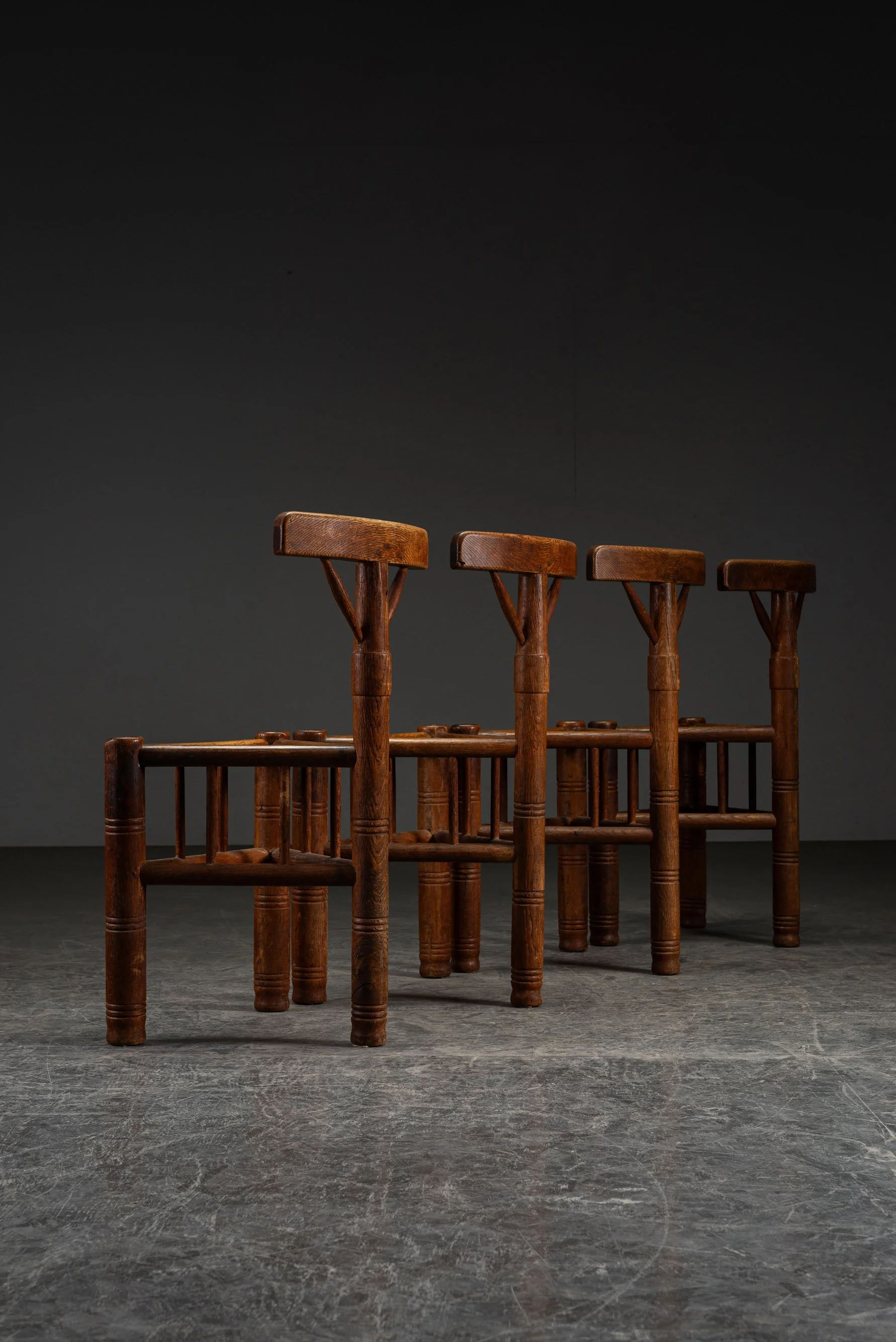 SE-3112025185209-1960s-Tripod-Chair-Set_04.jpg