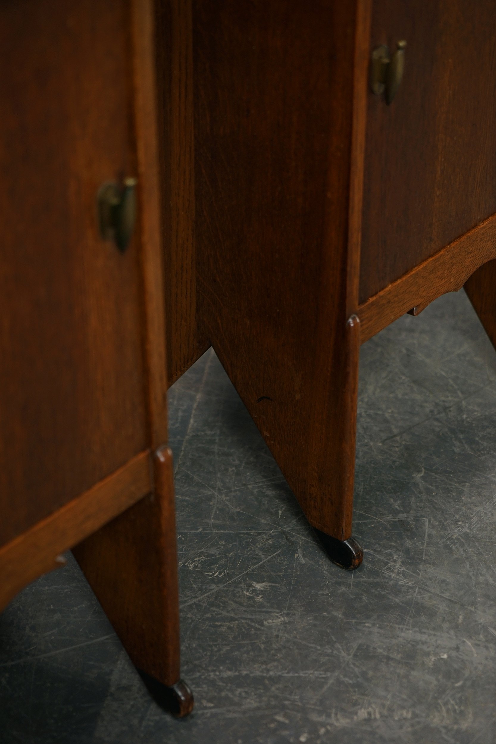 TA-1862025190425-Amsterdamse-School-Nightstands-by-Willem-Penaat_16.jpg
