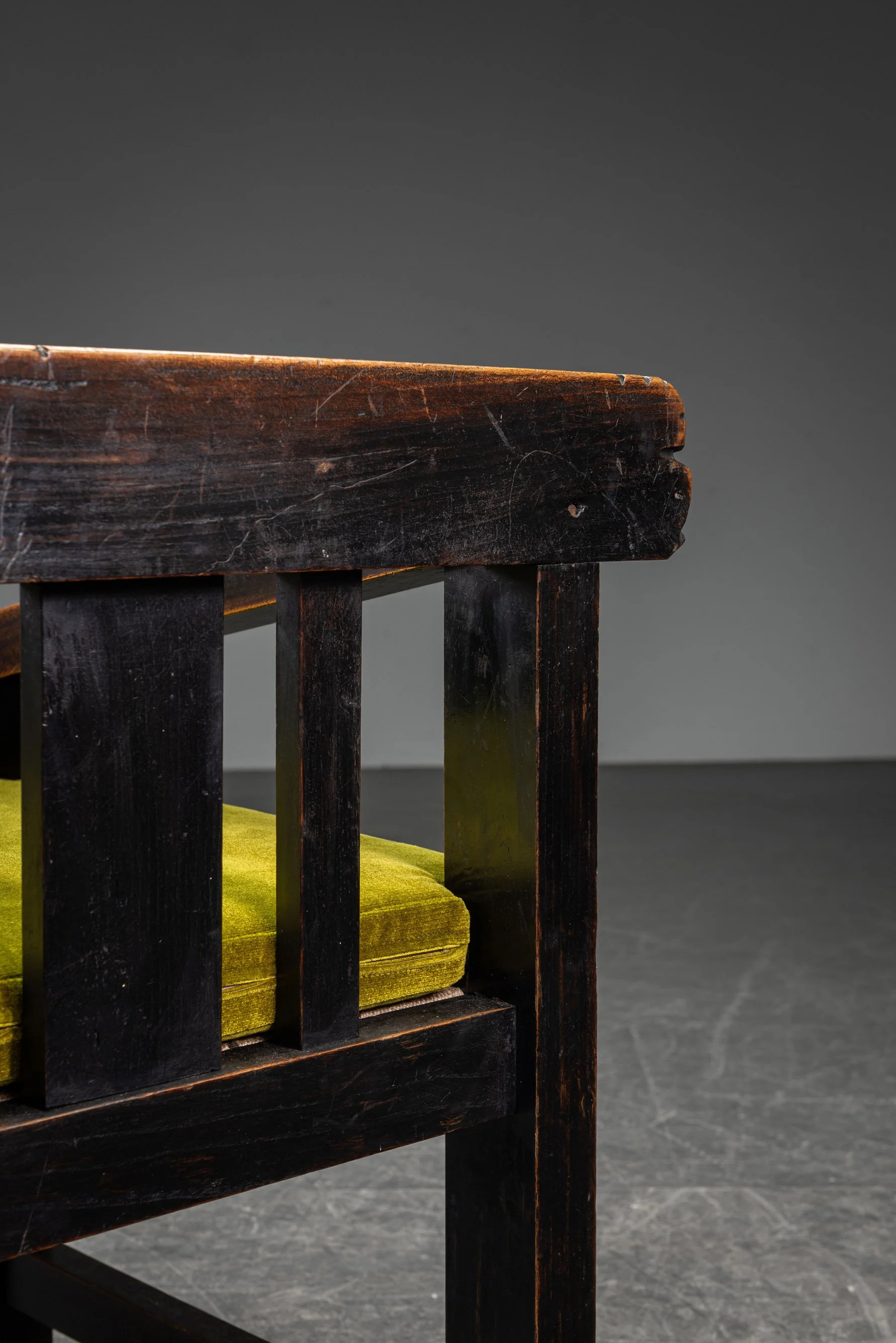 SE-6102026132624-circa-1915-Amsterdamse-School-Armchair_13.jpg