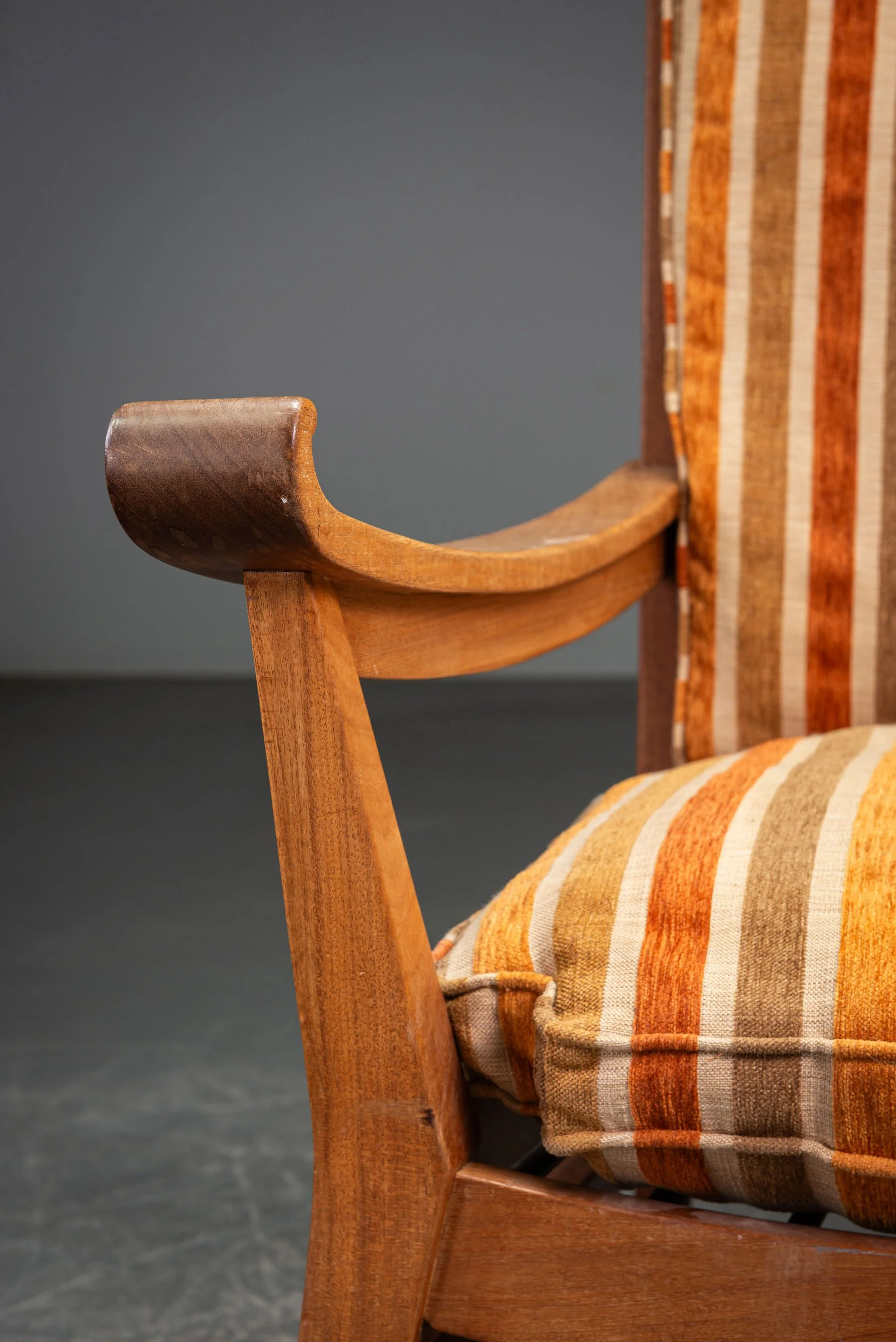 SE-1862026124729-1930s-My-Home-Armchair-By-Bas-van-der-Pelt_04.jpg