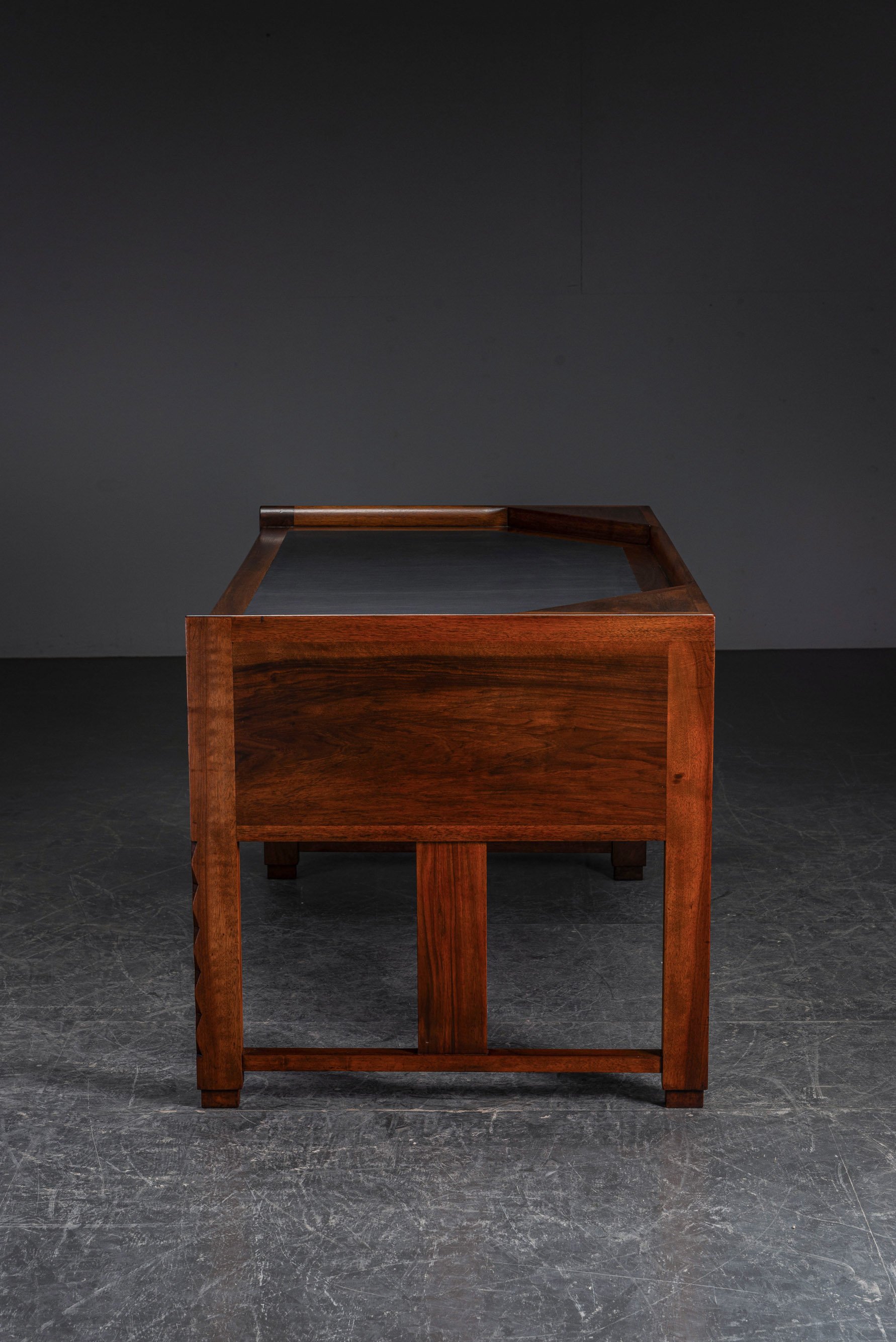 TA-242024214127-1920s-Amsterdamse-School-Desk_11.jpg