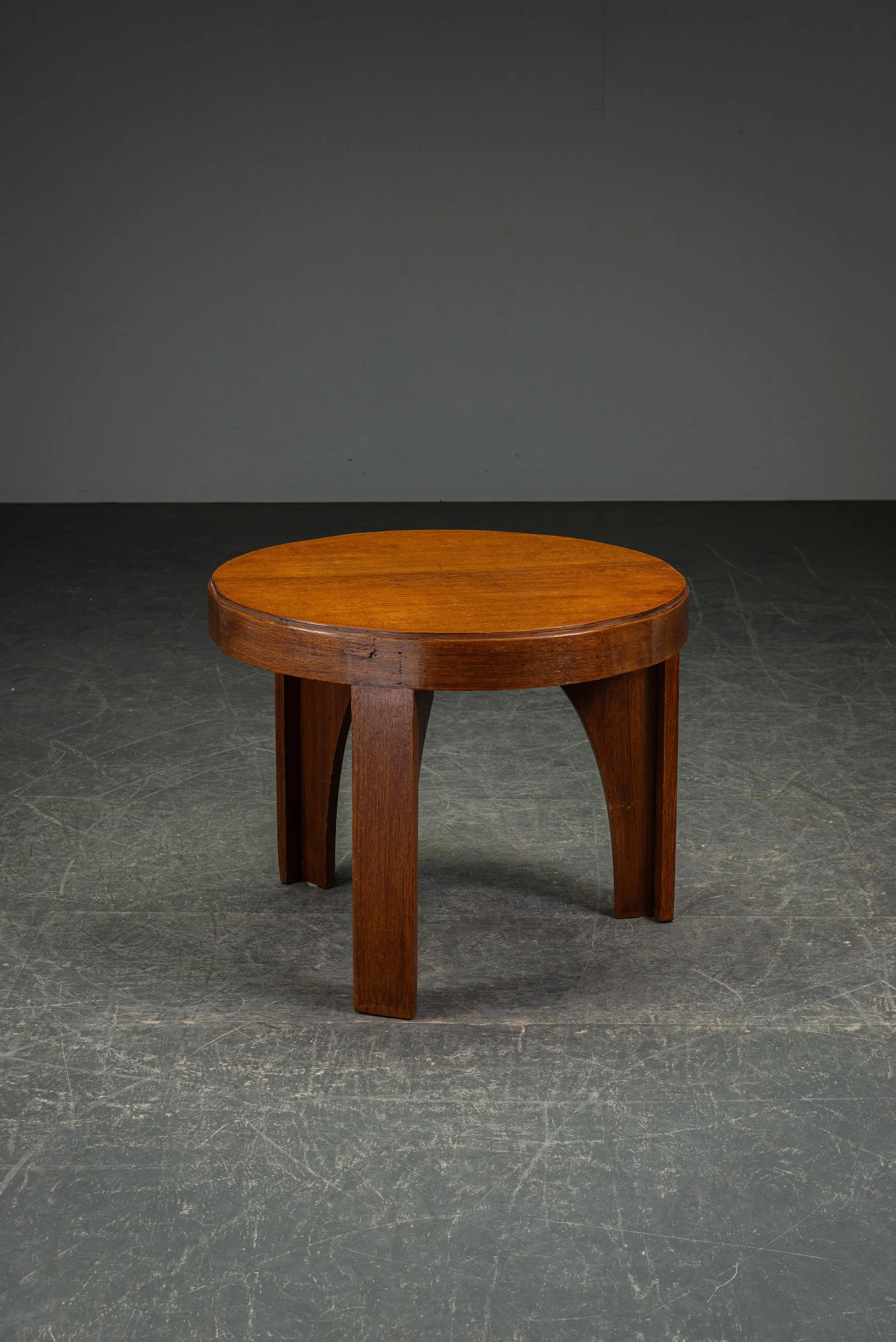 TA-3112026165406-1930s-Modernist-Side-Table_02.jpg