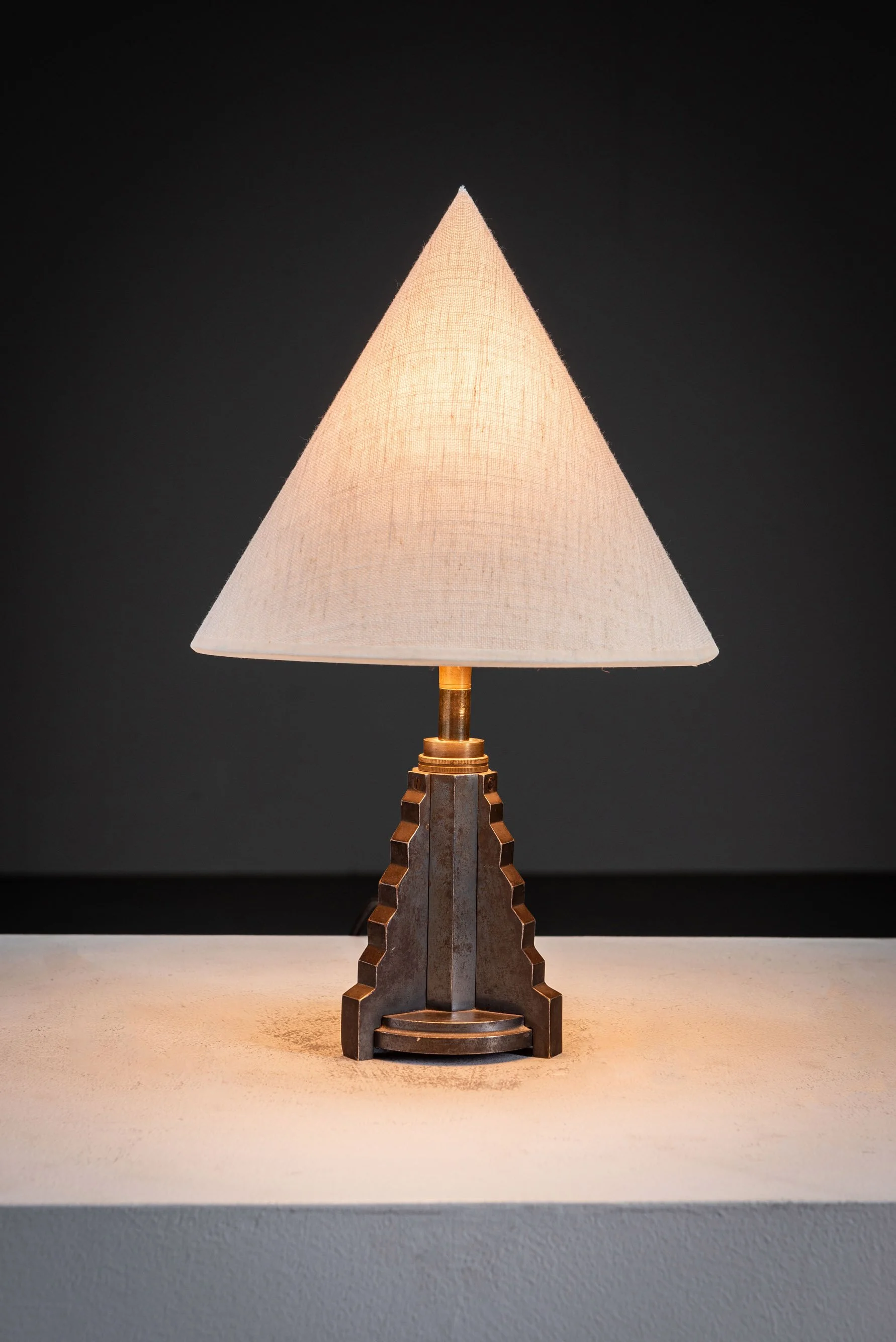 LI-2022025154846-1930s-Art-Deco-Table-Lamp_08.jpg