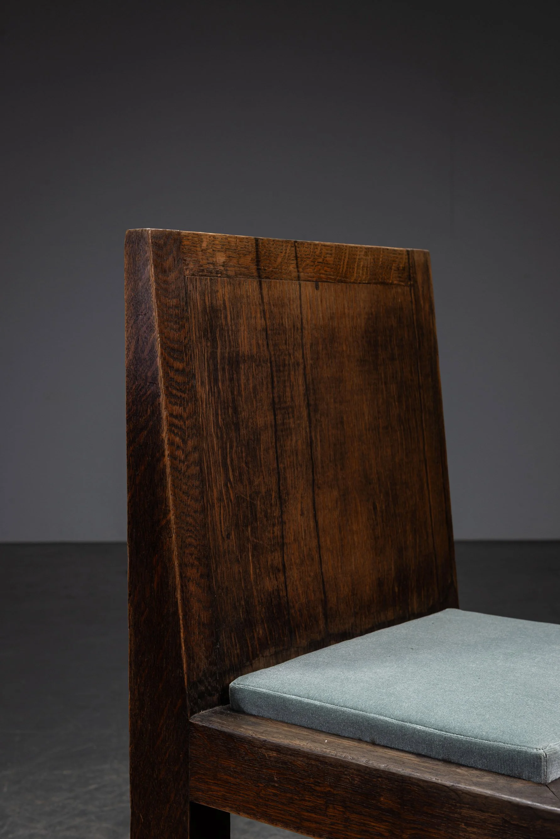 SE-72202604027-1940s-Modernist-Accent-Chairs_02.jpg