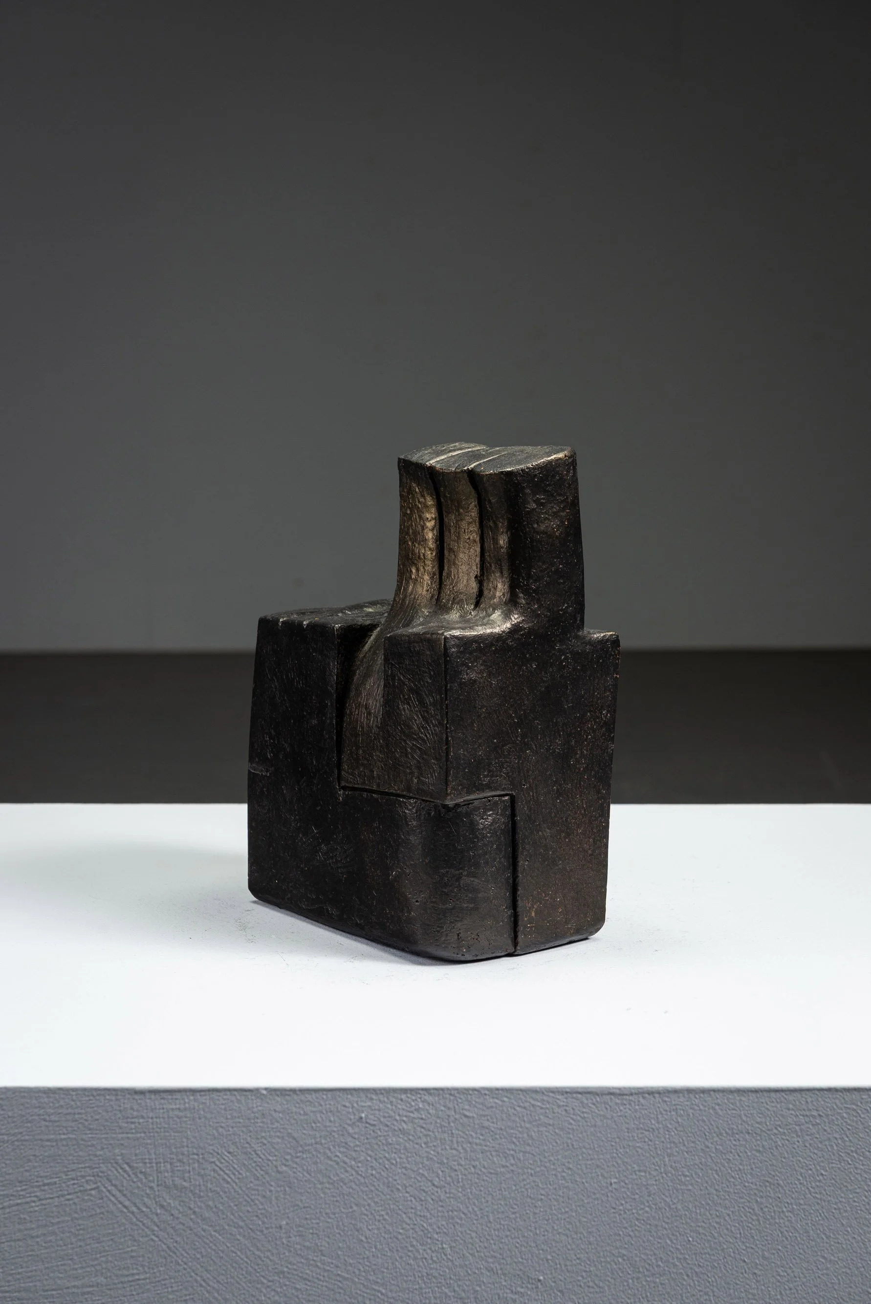 AR-27102025190009-Abstract-Sculpture-by-Cor-Dam-#38_04.jpg