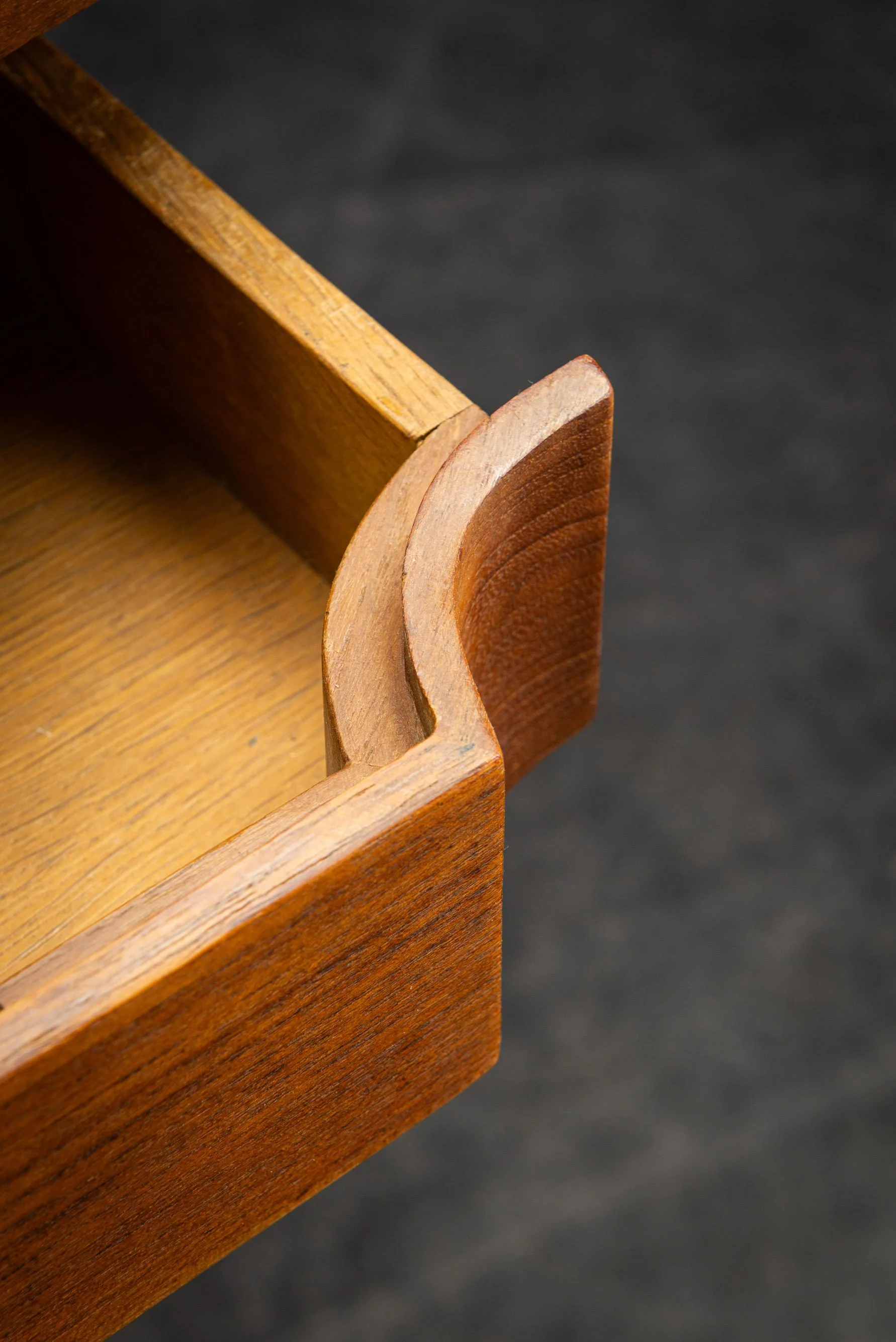 TA-3112025190420-1940s-Art-Deco-Desk_07.jpg