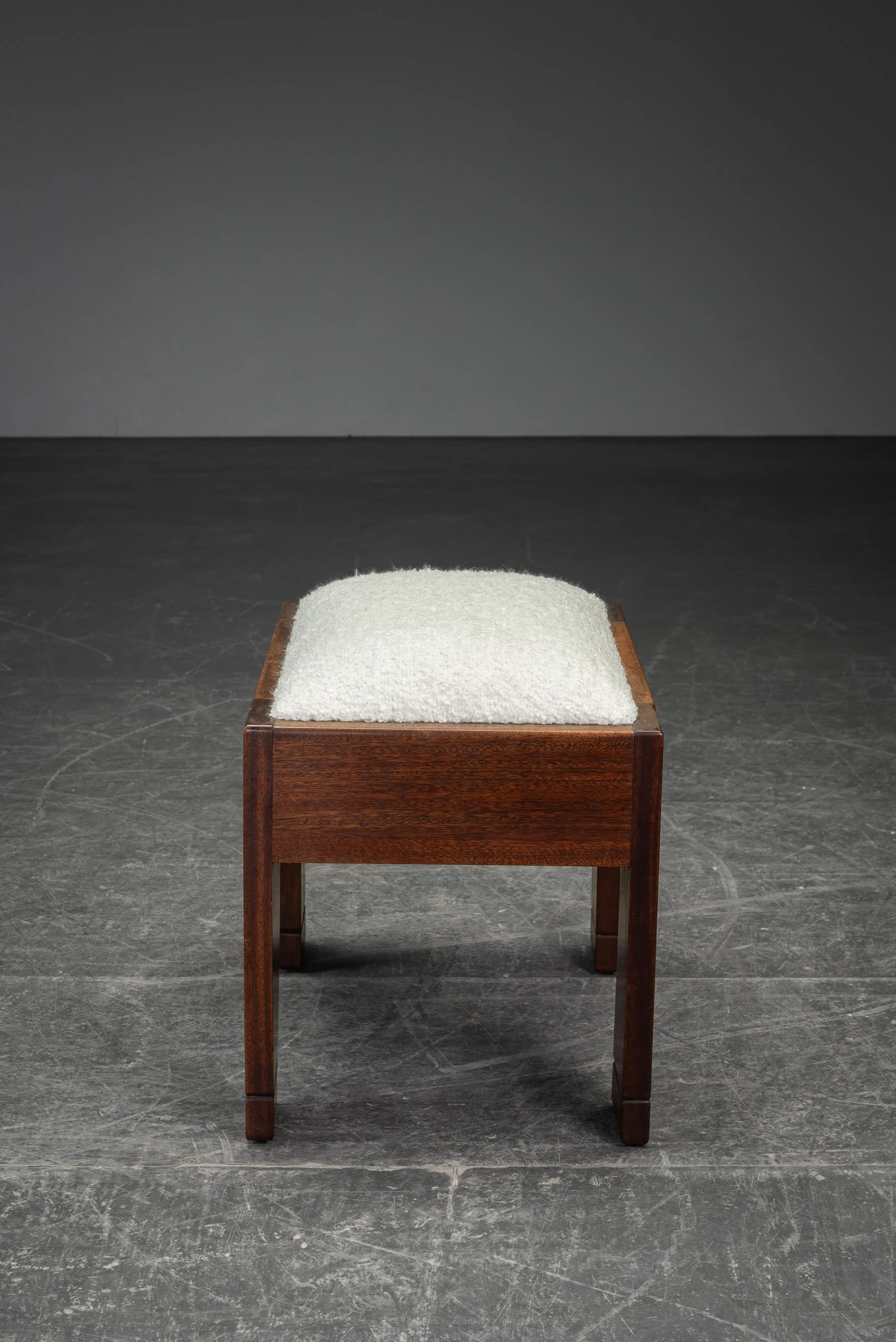 SE-2992026173955-1920s-Modernist-Stool_09.jpg