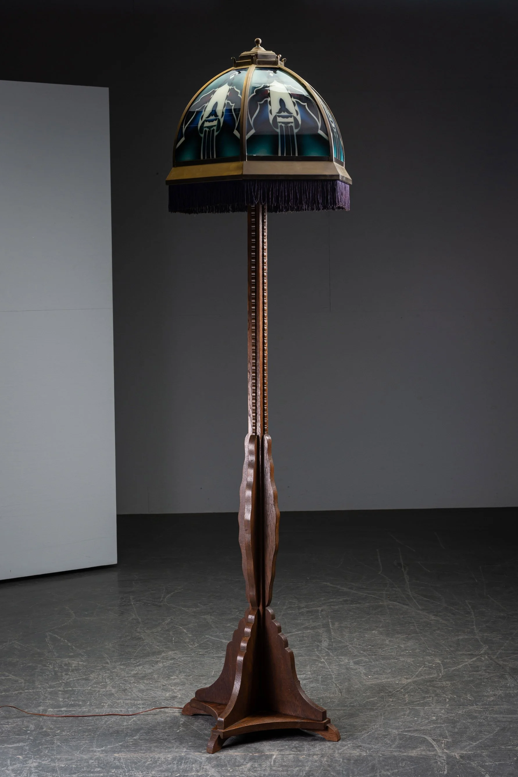 LI-2972025194954-1930s-Amsterdamse-School-Standing-Lamp_02.jpg