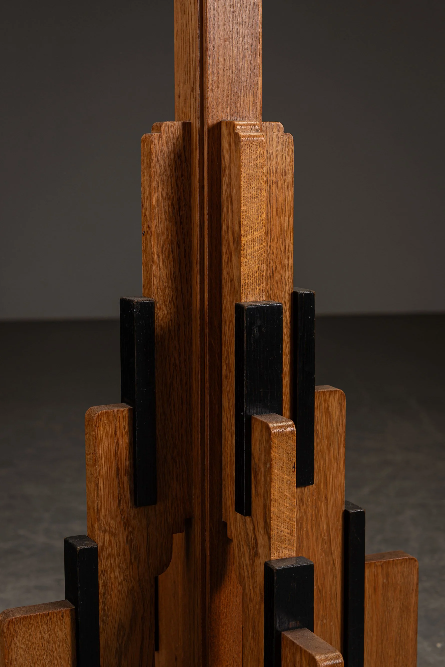 LI-2432024171127-Genneper-Molen-Amsterdamse-School-Standing-Lamp_08.jpg