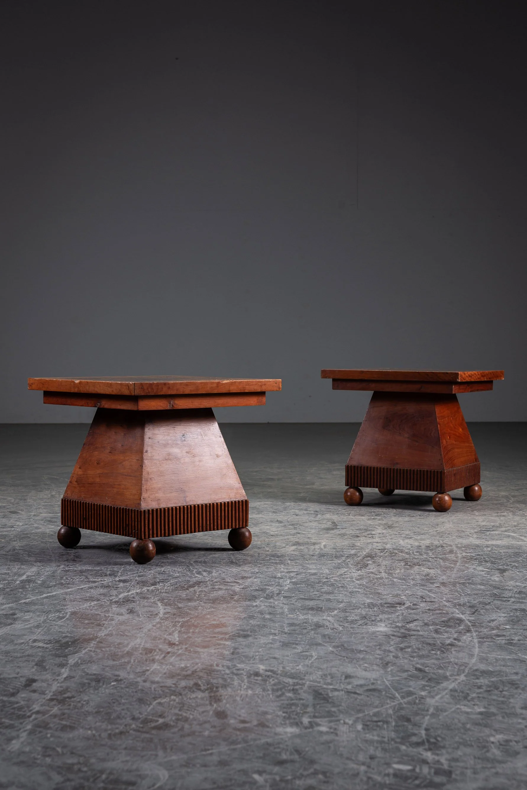 TA-2652025163456-1940s-Art-Deco-Side-Table-Set_04.jpg