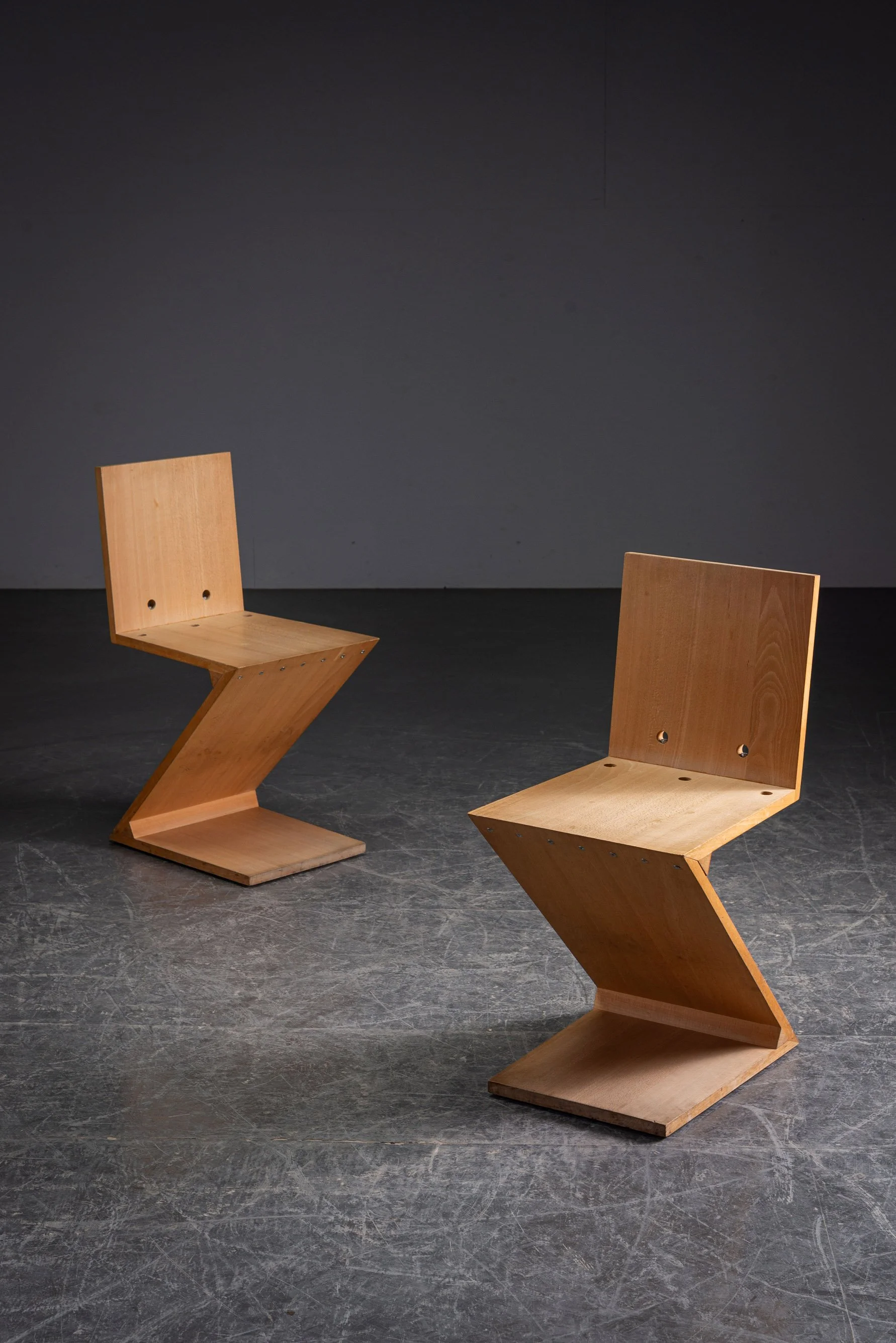 SE-3172025132306-1980s-Zig-Zag-Chairs_02.jpg