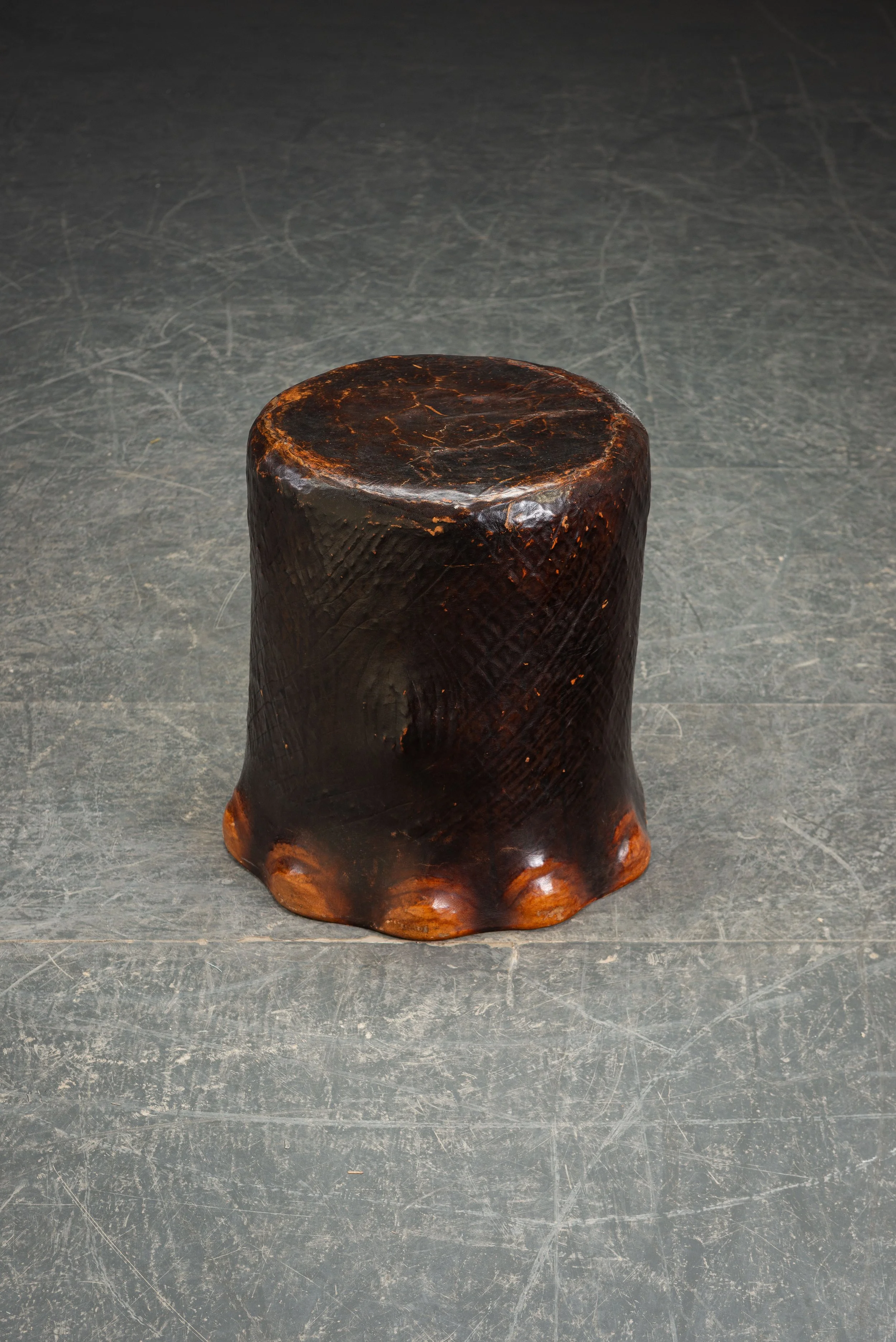SE-2611202595050-1910s-Sculptural-Stool_06.jpg